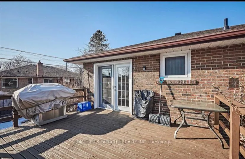 Photo 13 of 901 Crocus Crescent, Whitby, Downtown Whitby — HOMEH