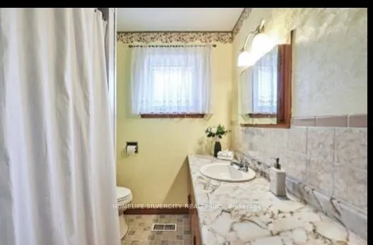 Photo 14 of 901 Crocus Crescent, Whitby, Downtown Whitby — HOMEH