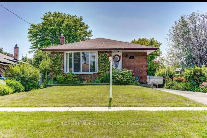 Photo 15 of 901 Crocus Crescent, Whitby, Downtown Whitby — HOMEH