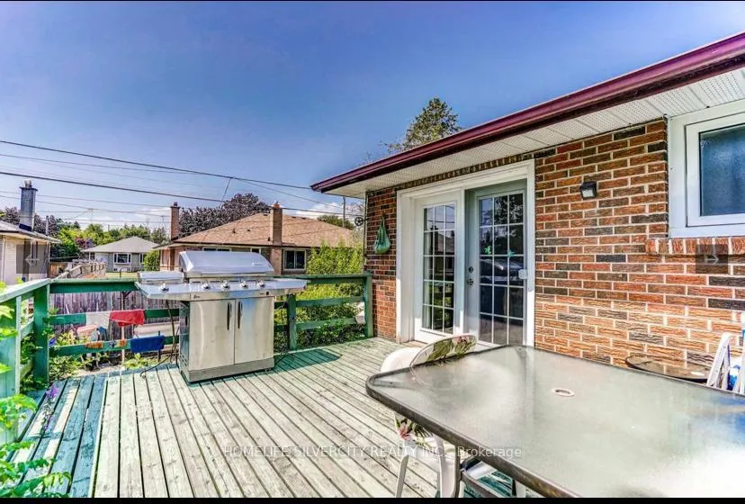 Photo 17 of 901 Crocus Crescent, Whitby, Downtown Whitby — HOMEH