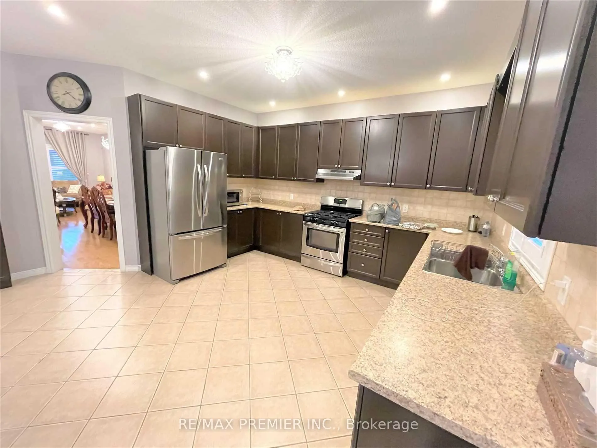 Photo 6 of 88 Sundance Crescent, Hamilton, Stoney Creek — HOMEH