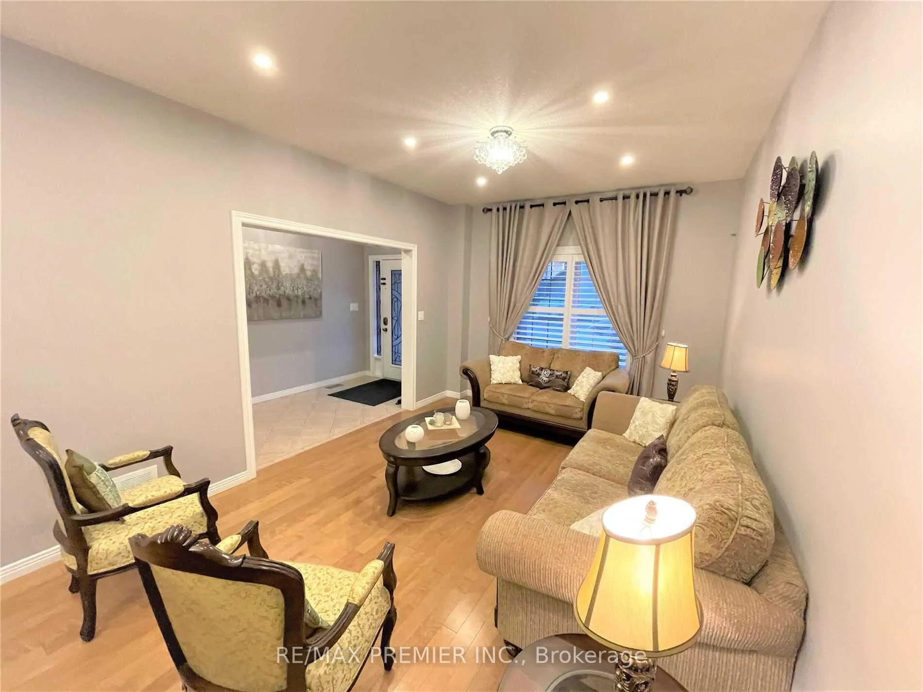 Photo 8 of 88 Sundance Crescent, Hamilton, Stoney Creek — HOMEH