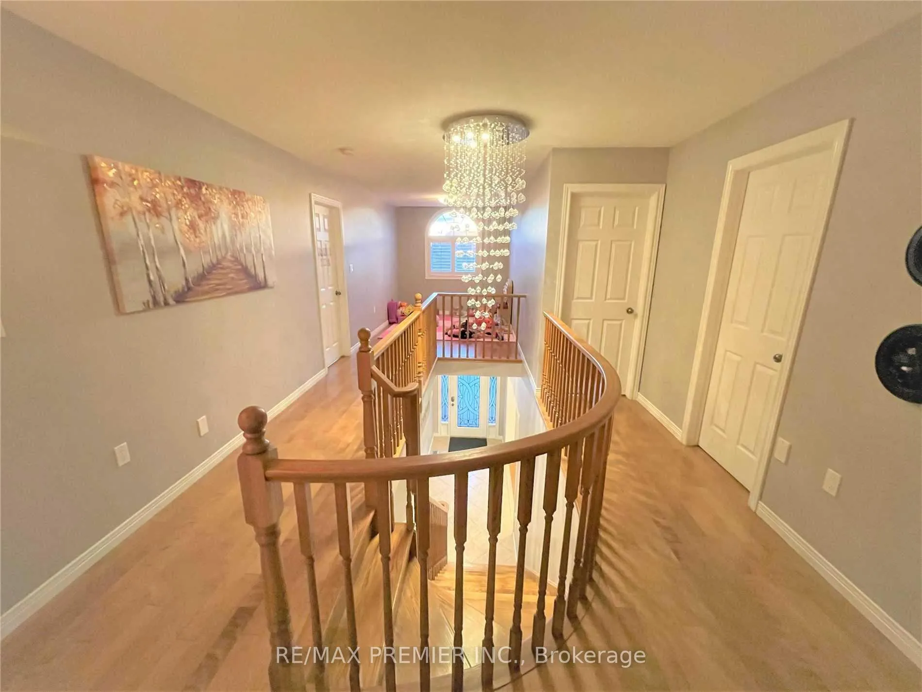 Photo 12 of 88 Sundance Crescent, Hamilton, Stoney Creek — HOMEH