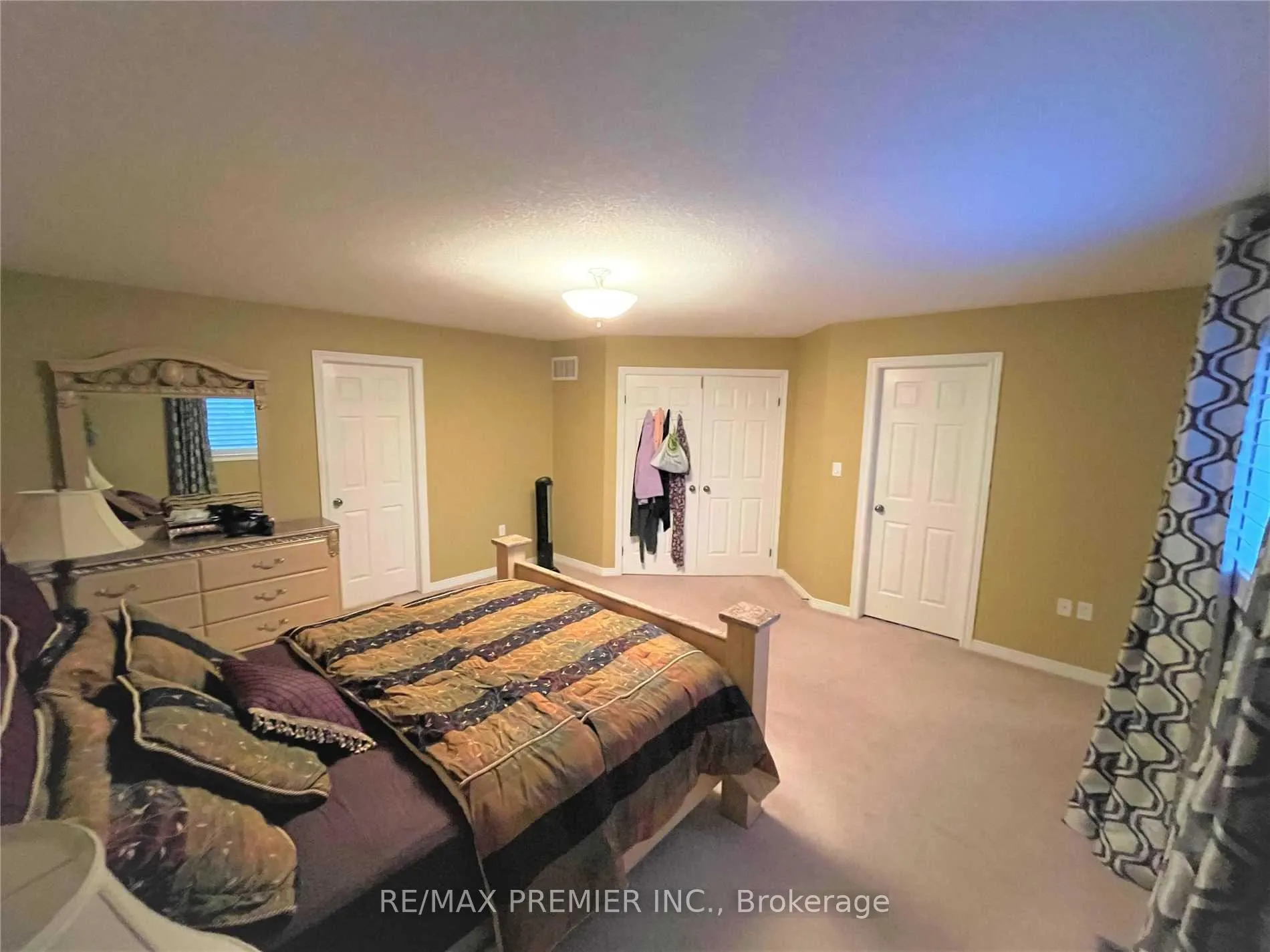 Photo 14 of 88 Sundance Crescent, Hamilton, Stoney Creek — HOMEH
