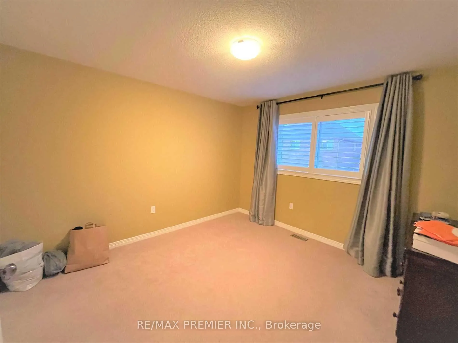 Photo 19 of 88 Sundance Crescent, Hamilton, Stoney Creek — HOMEH