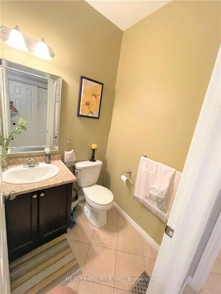 Photo 25 of 88 Sundance Crescent, Hamilton, Stoney Creek — HOMEH