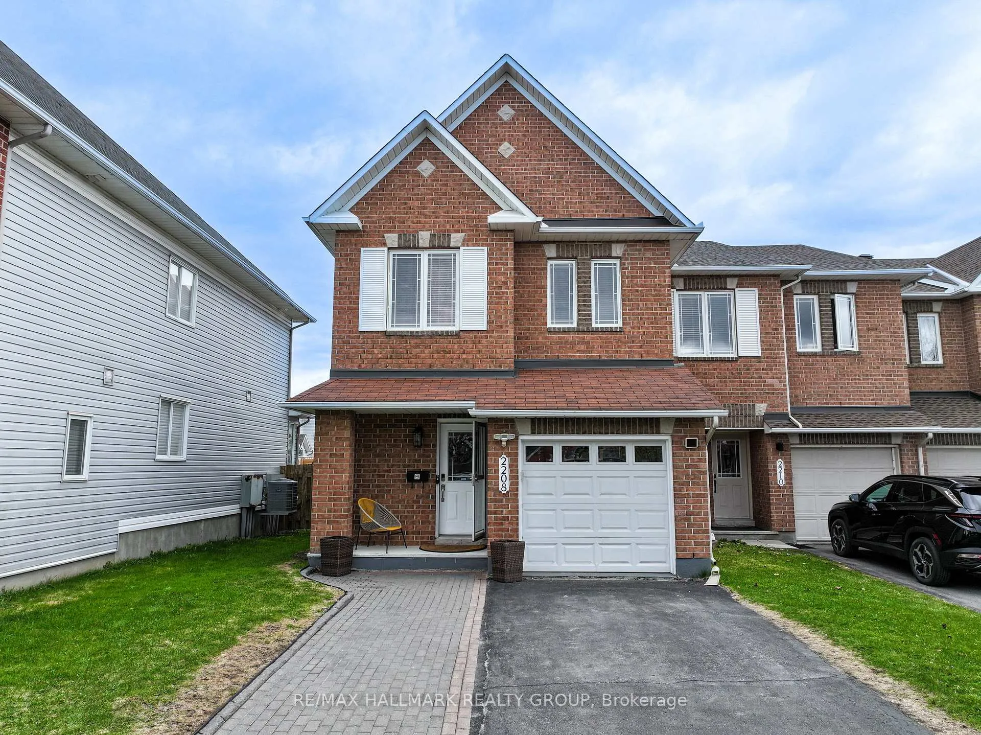 Photo 1 of 2208 Brockstone Crescent, Ottawa, Avalon East — HOMEH