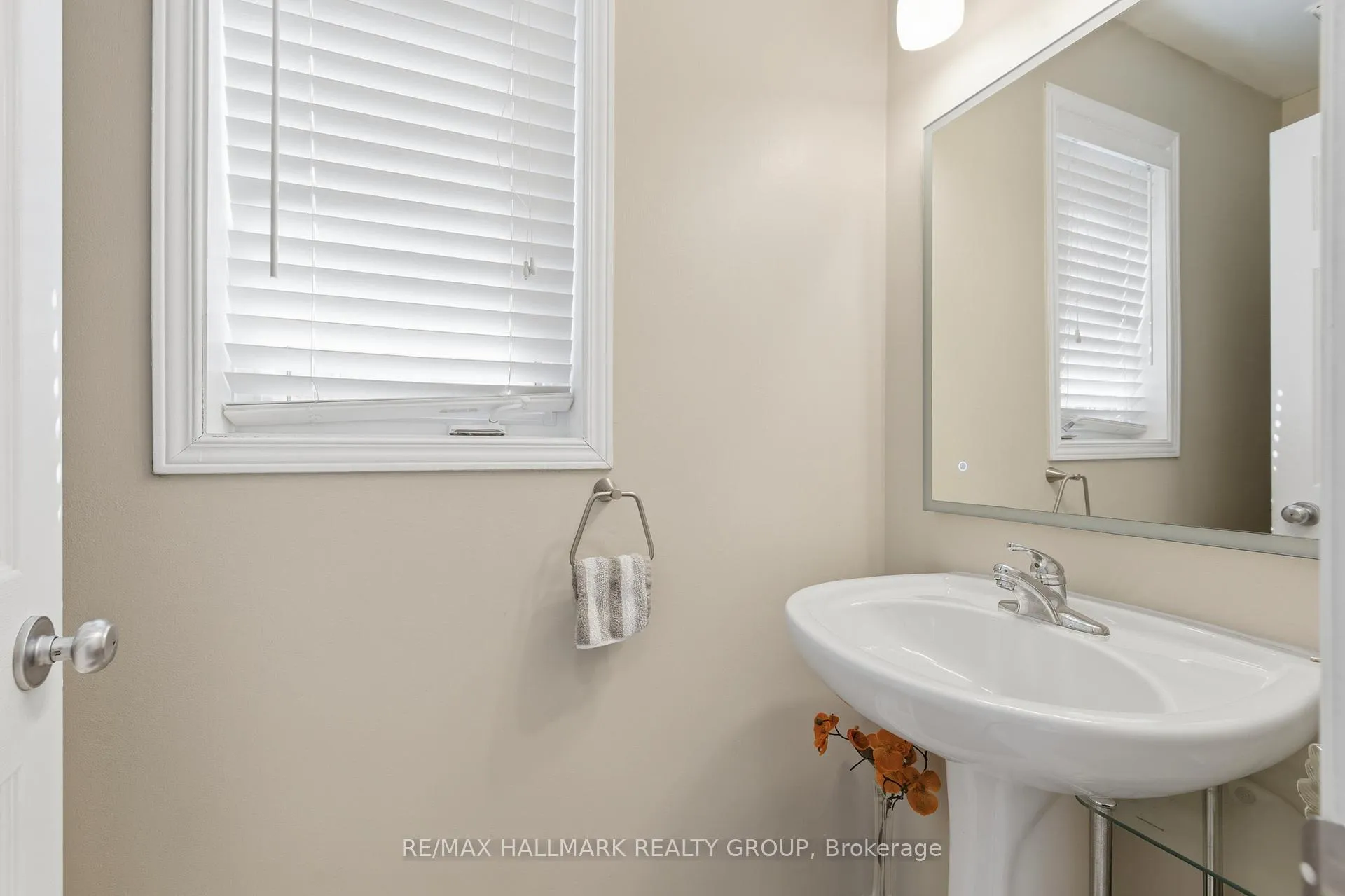 Photo 6 of 2208 Brockstone Crescent, Ottawa, Avalon East — HOMEH