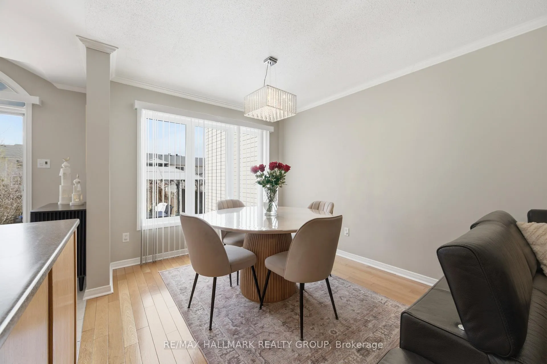 Photo 9 of 2208 Brockstone Crescent, Ottawa, Avalon East — HOMEH