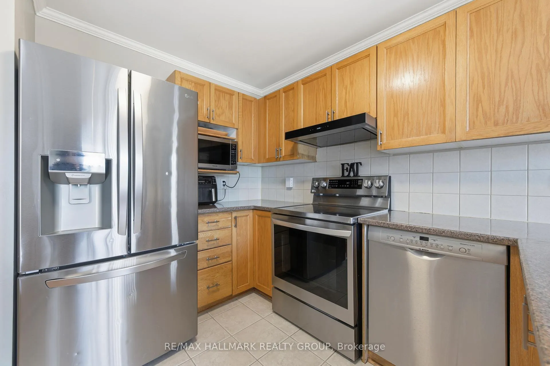 Photo 11 of 2208 Brockstone Crescent, Ottawa, Avalon East — HOMEH