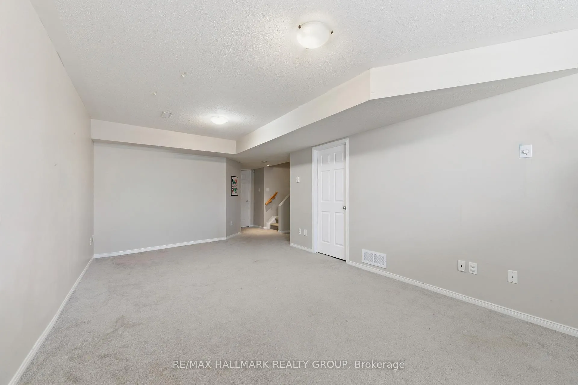 Photo 27 of 2208 Brockstone Crescent, Ottawa, Avalon East — HOMEH