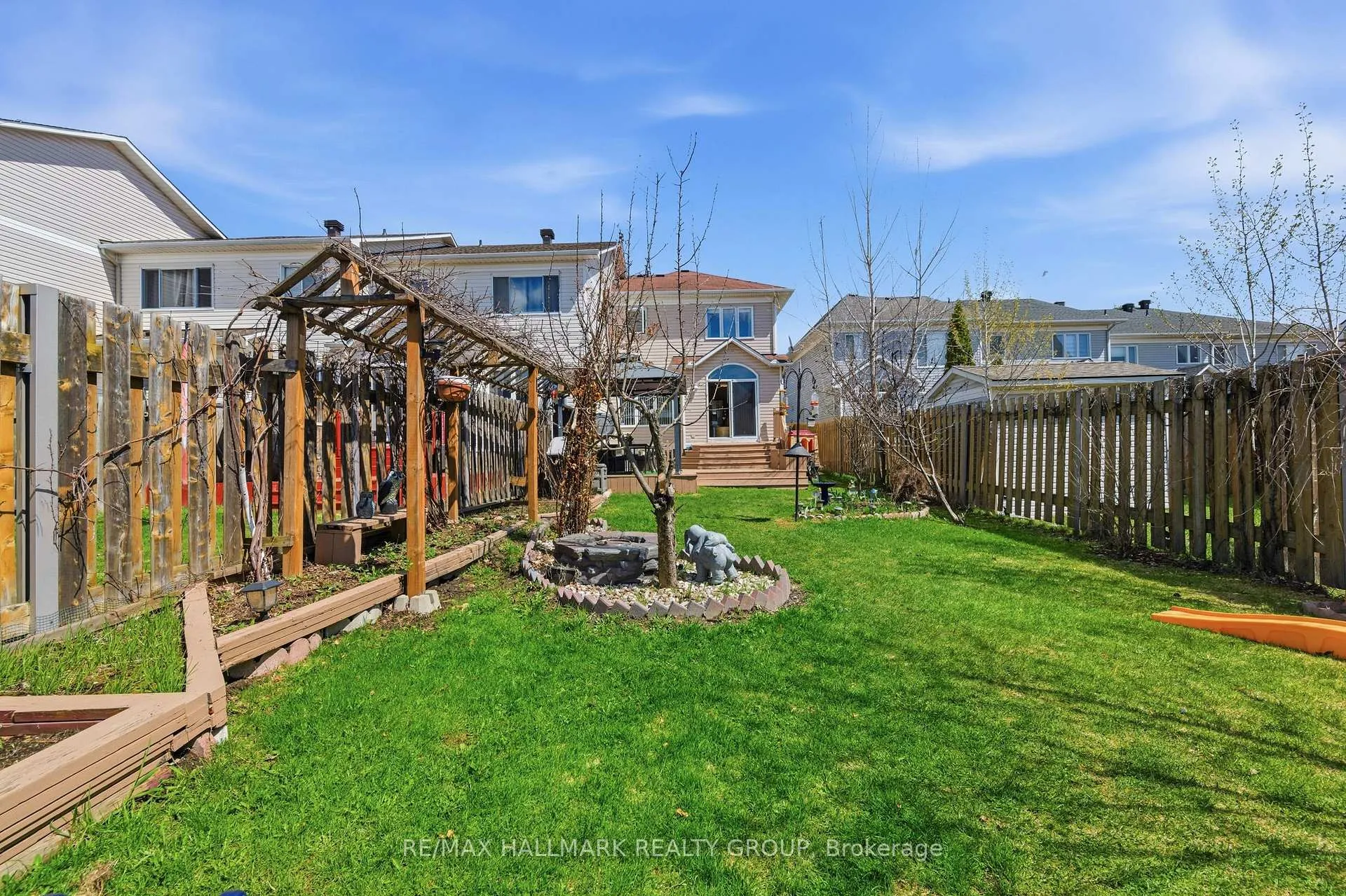 Photo 31 of 2208 Brockstone Crescent, Ottawa, Avalon East — HOMEH