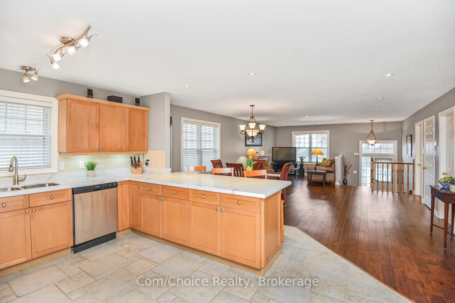Photo 8 of 1060 Beach Boulevard, Hamilton, Hamilton Beach — HOMEH