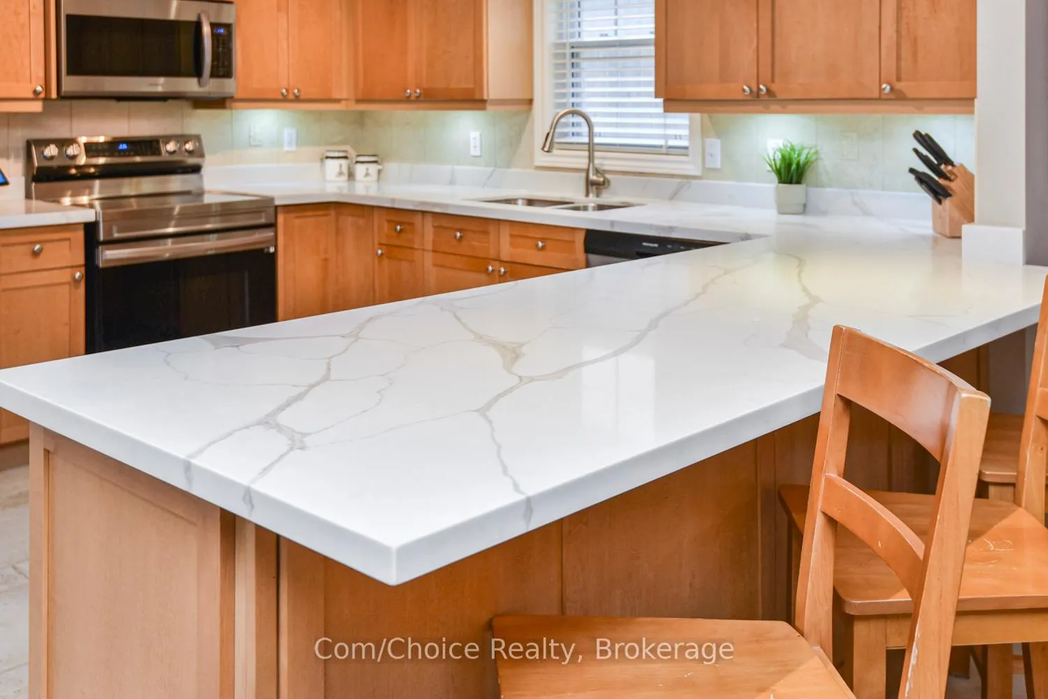 Photo 10 of 1060 Beach Boulevard, Hamilton, Hamilton Beach — HOMEH
