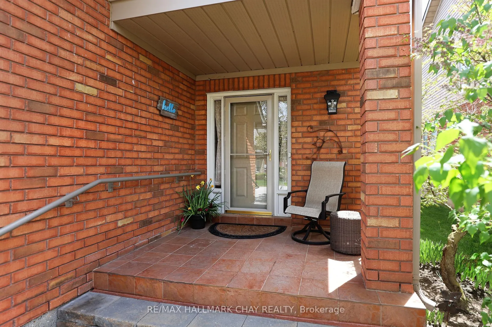Photo 4 of 21 Briar Gate Way, New Tecumseth, Rural New Tecumseth — HOMEH