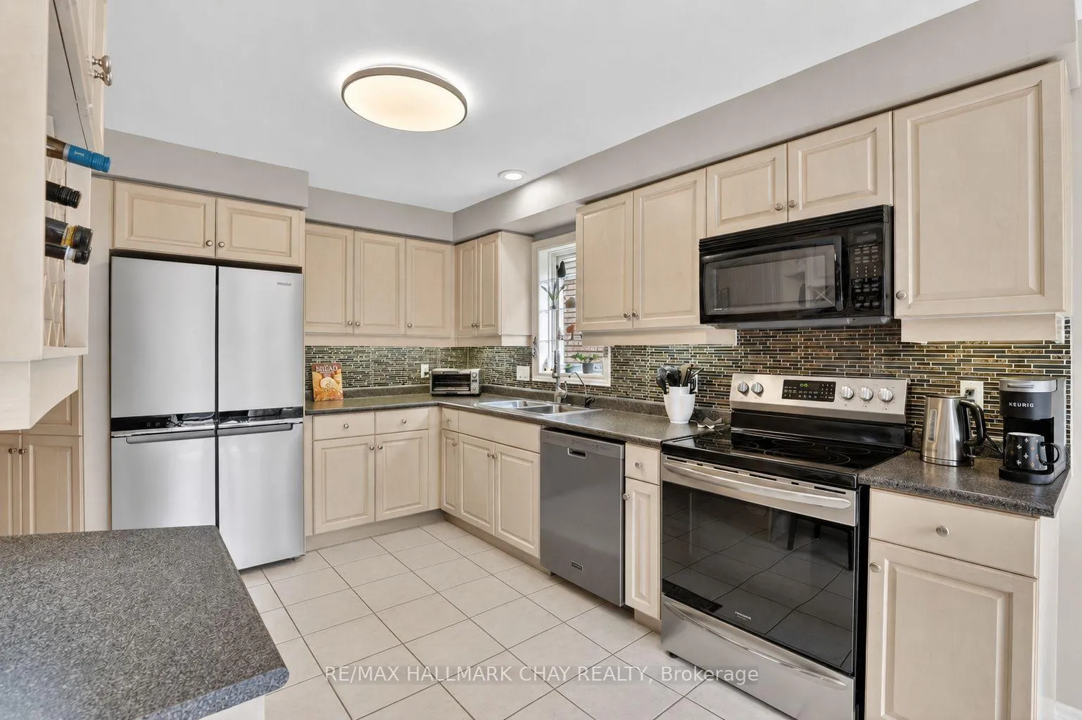 Photo 7 of 21 Briar Gate Way, New Tecumseth, Rural New Tecumseth — HOMEH