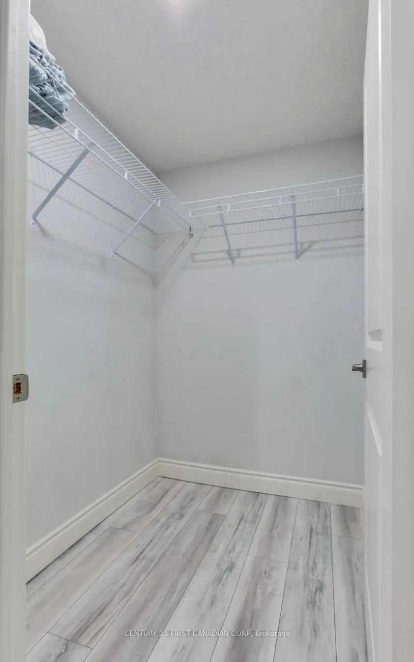 Photo 11 of Unit LOWER, 3194 Morgan Avenue, London, South W — HOMEH