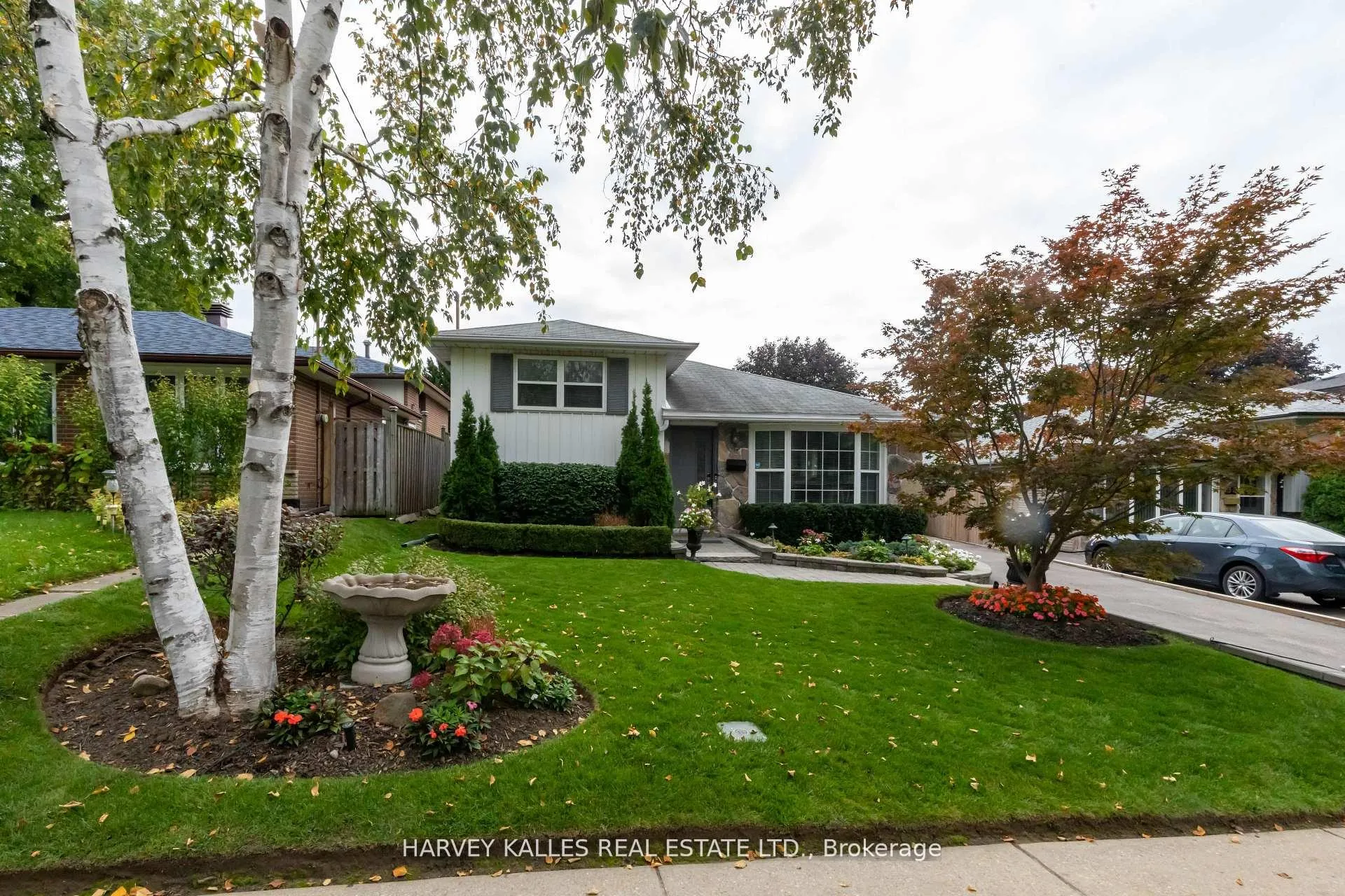 Front of 35 Manorglen Crescent