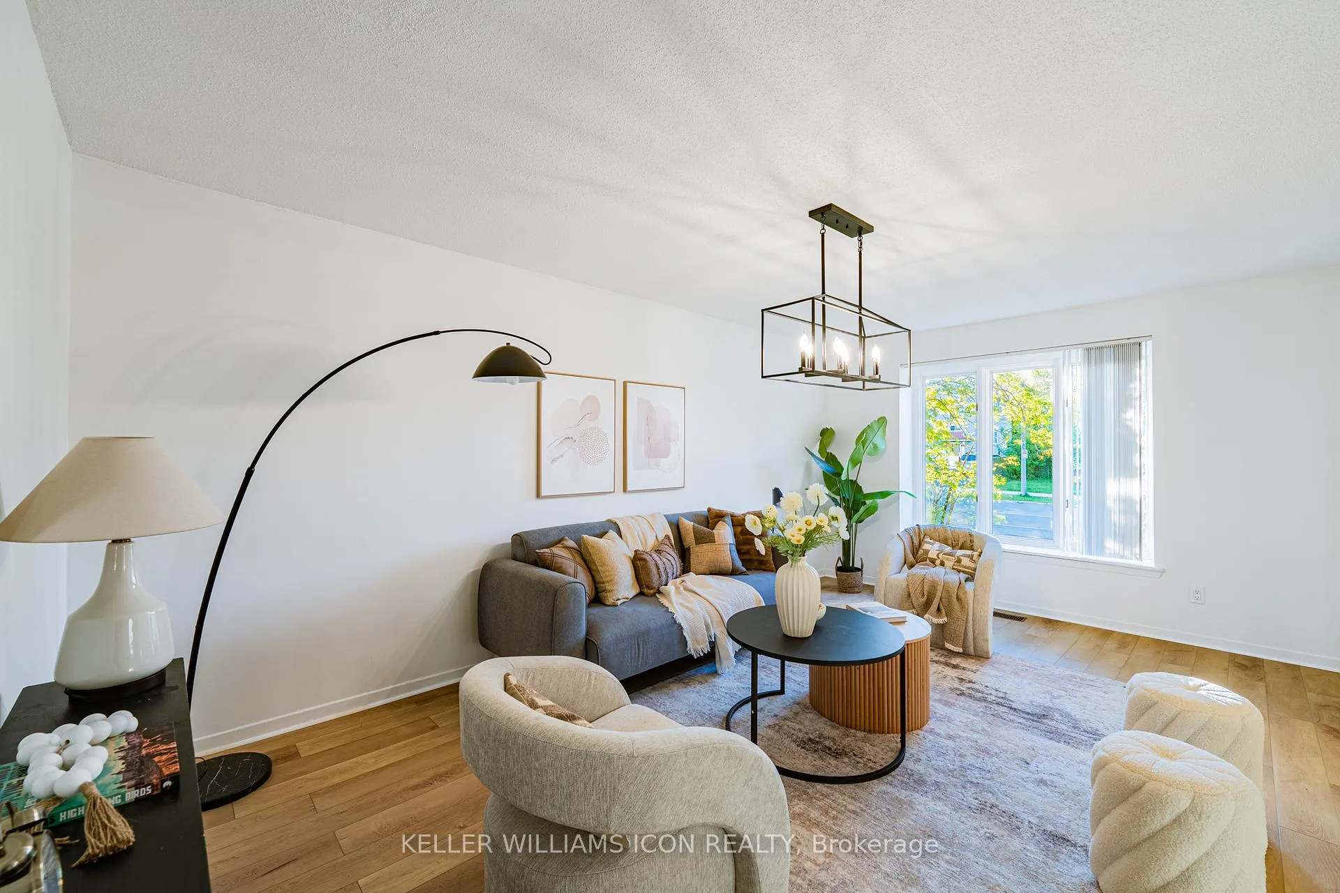 Photo 4 of 968 Meadowlands Drive, Ottawa, Carleton Heights — HOMEH