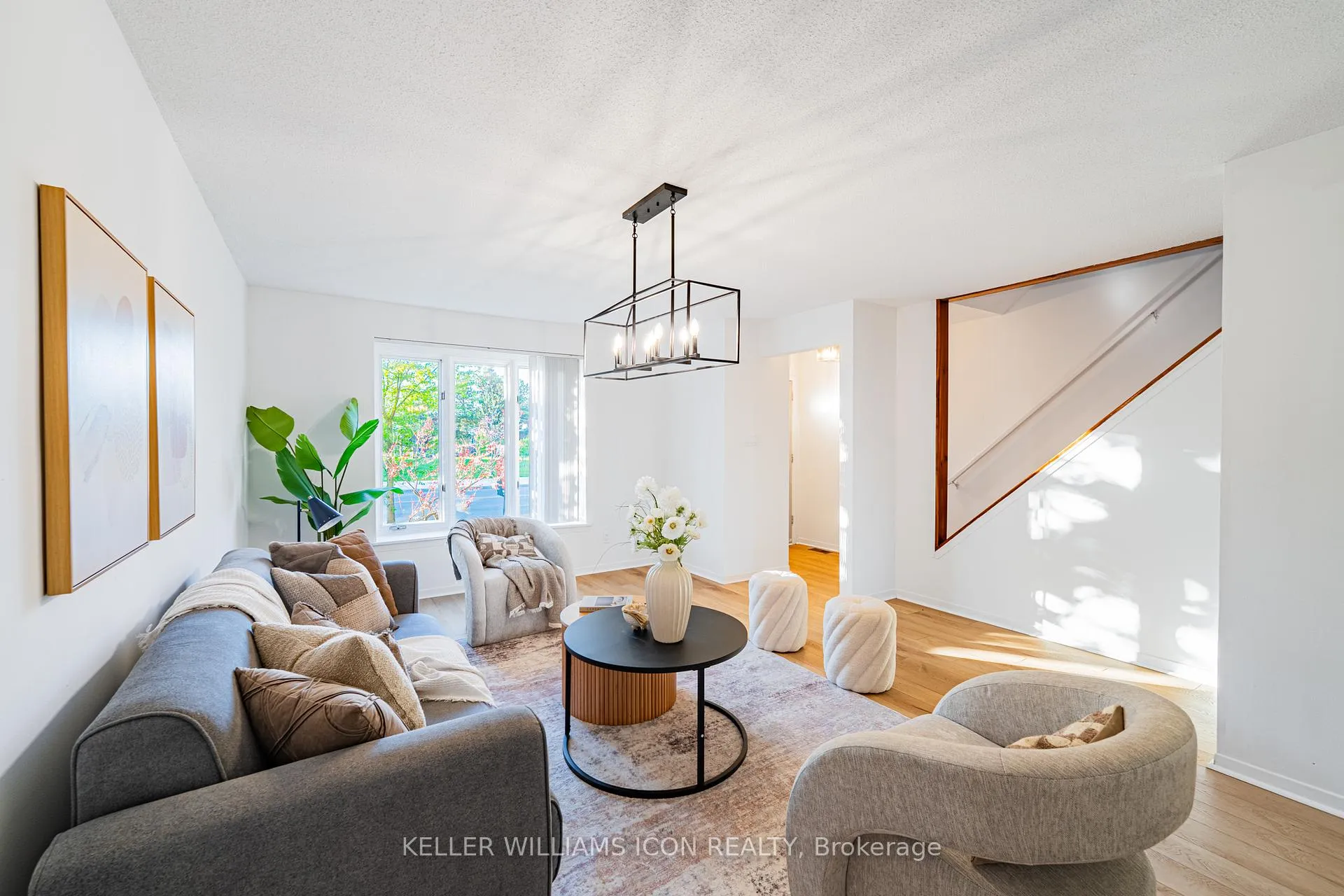 Photo 5 of 968 Meadowlands Drive, Ottawa, Carleton Heights — HOMEH