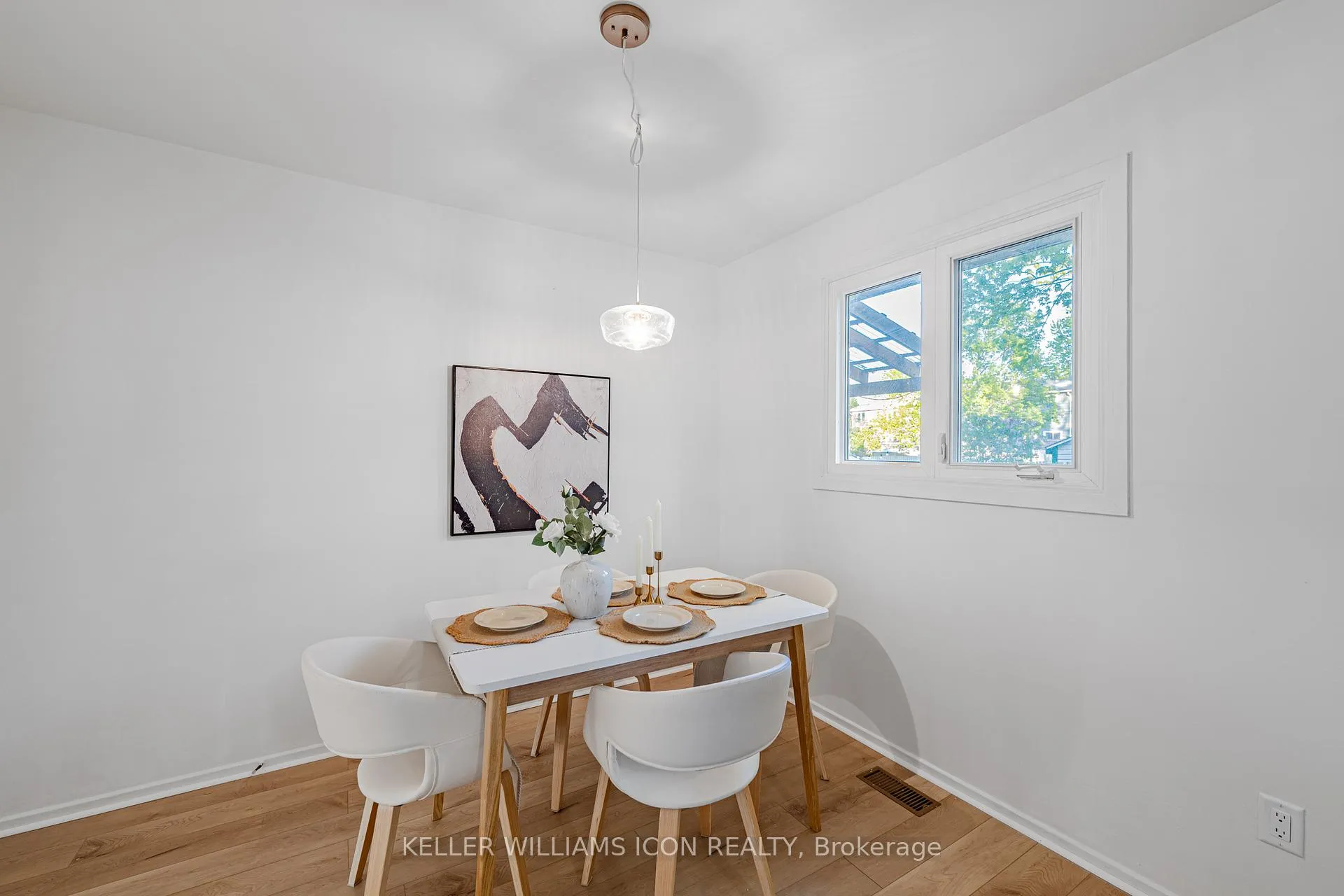 Photo 8 of 968 Meadowlands Drive, Ottawa, Carleton Heights — HOMEH