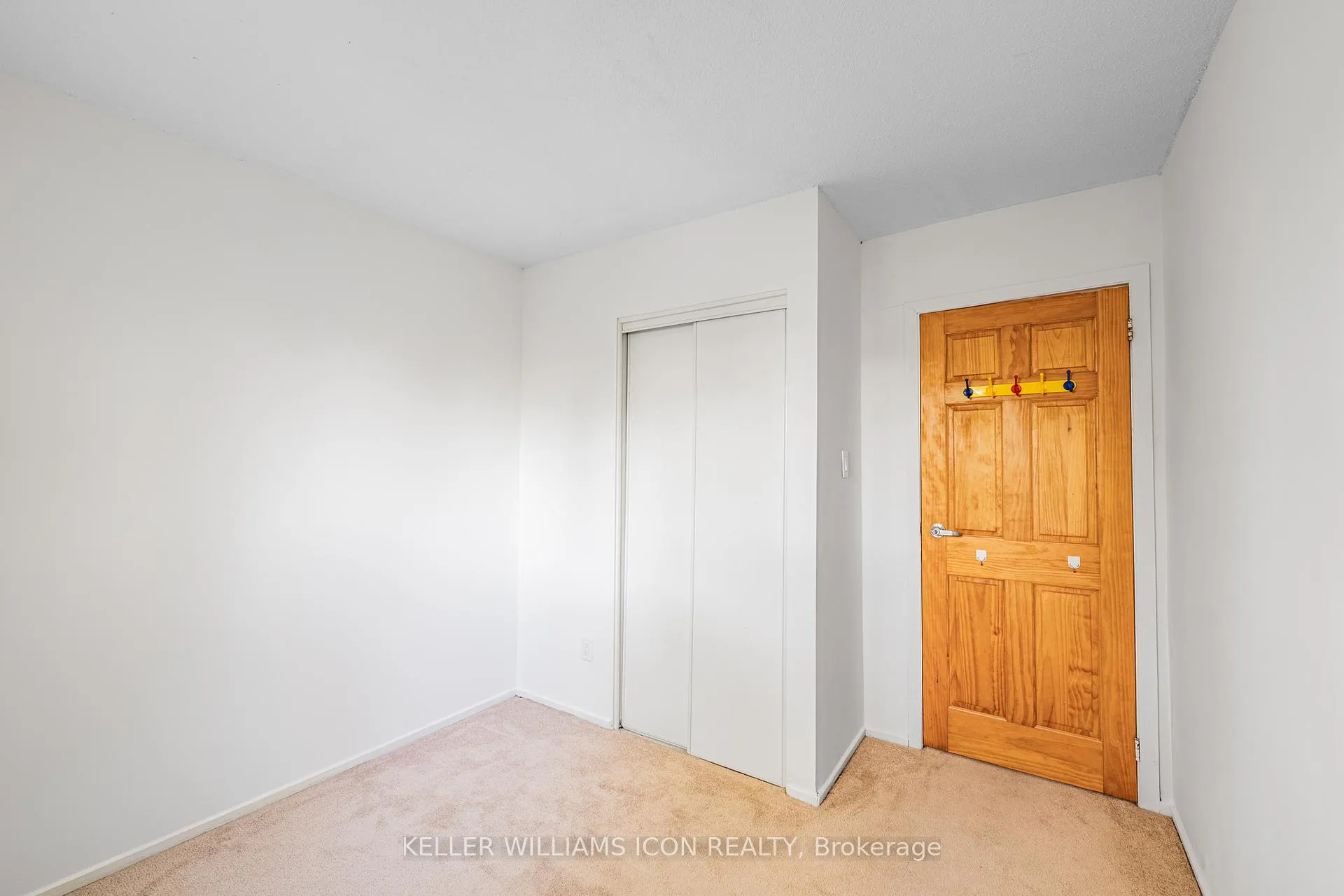Photo 14 of 968 Meadowlands Drive, Ottawa, Carleton Heights — HOMEH