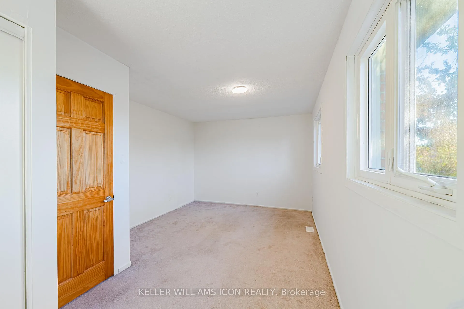 Photo 17 of 968 Meadowlands Drive, Ottawa, Carleton Heights — HOMEH