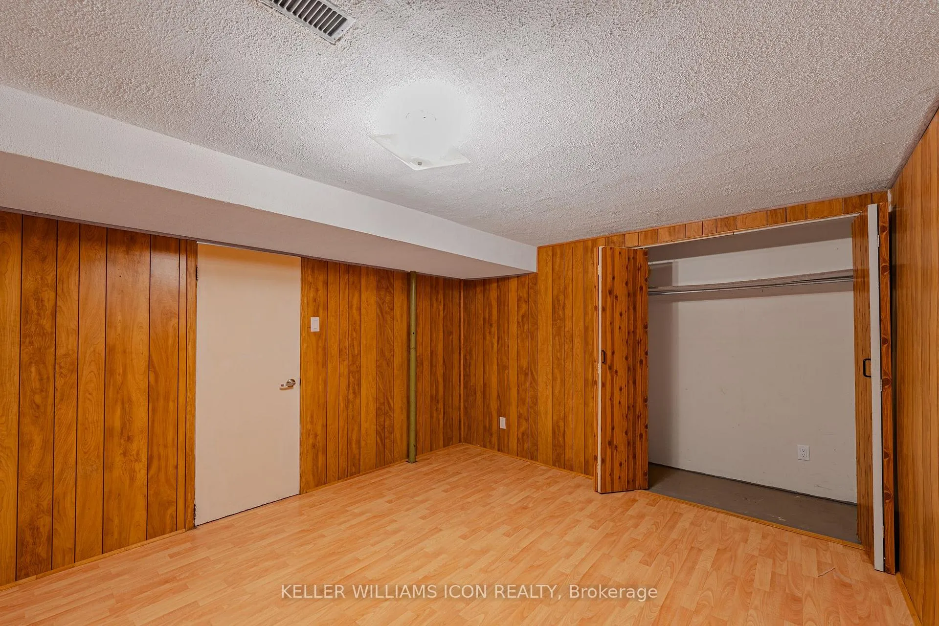 Photo 21 of 968 Meadowlands Drive, Ottawa, Carleton Heights — HOMEH