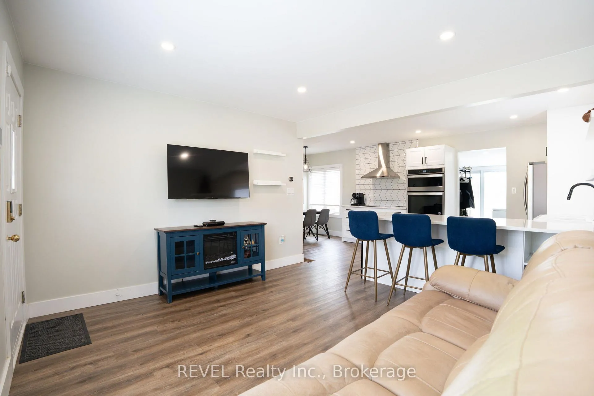 Photo 8 of 34 Bloomfield Avenue, St. Catharines, Secord Woods — HOMEH