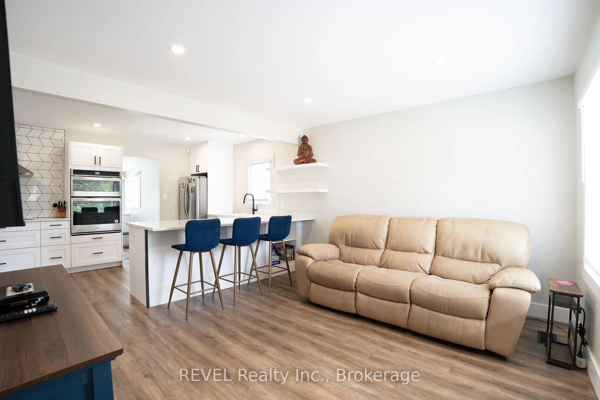 Photo 9 of 34 Bloomfield Avenue, St. Catharines, Secord Woods — HOMEH