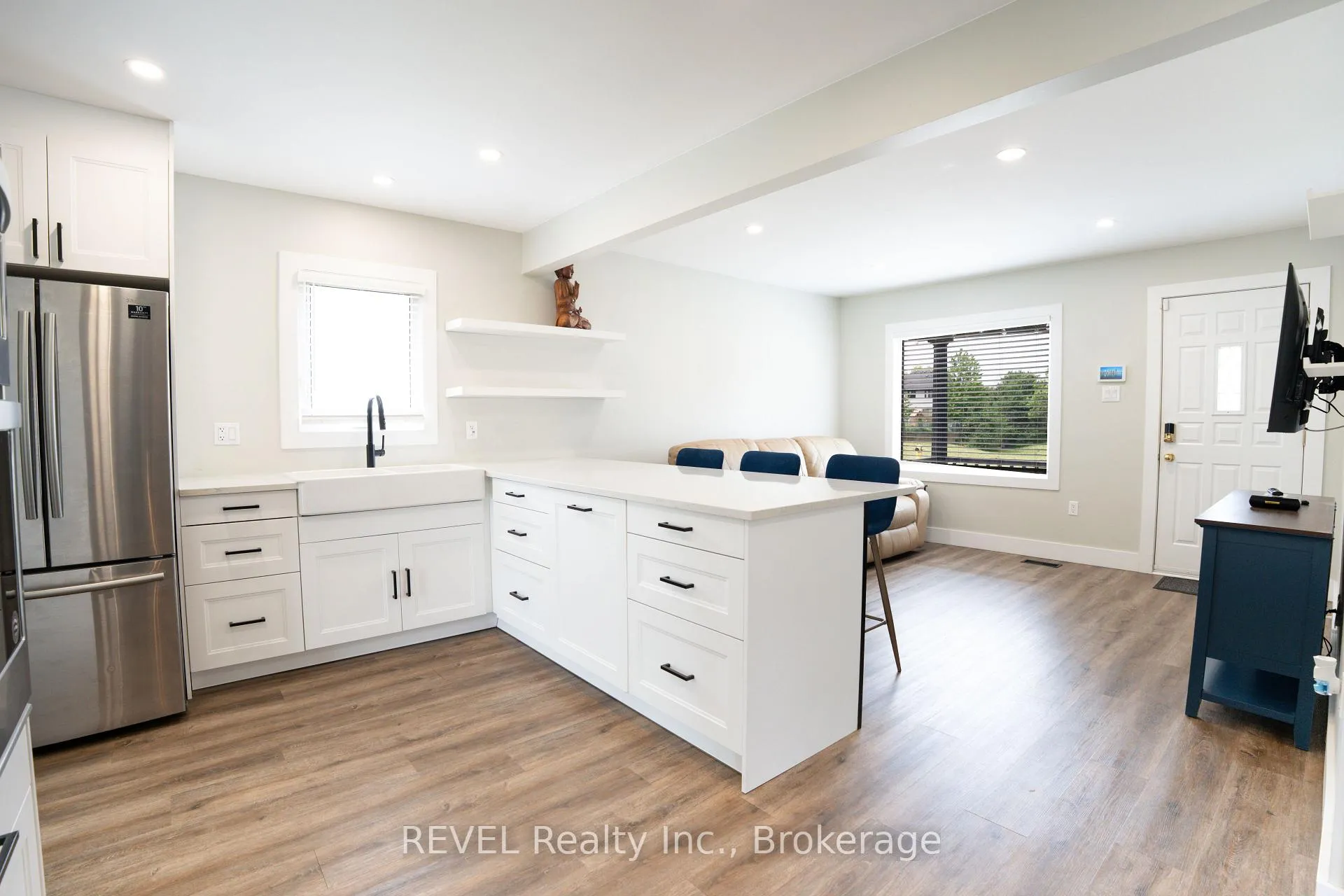 Photo 10 of 34 Bloomfield Avenue, St. Catharines, Secord Woods — HOMEH