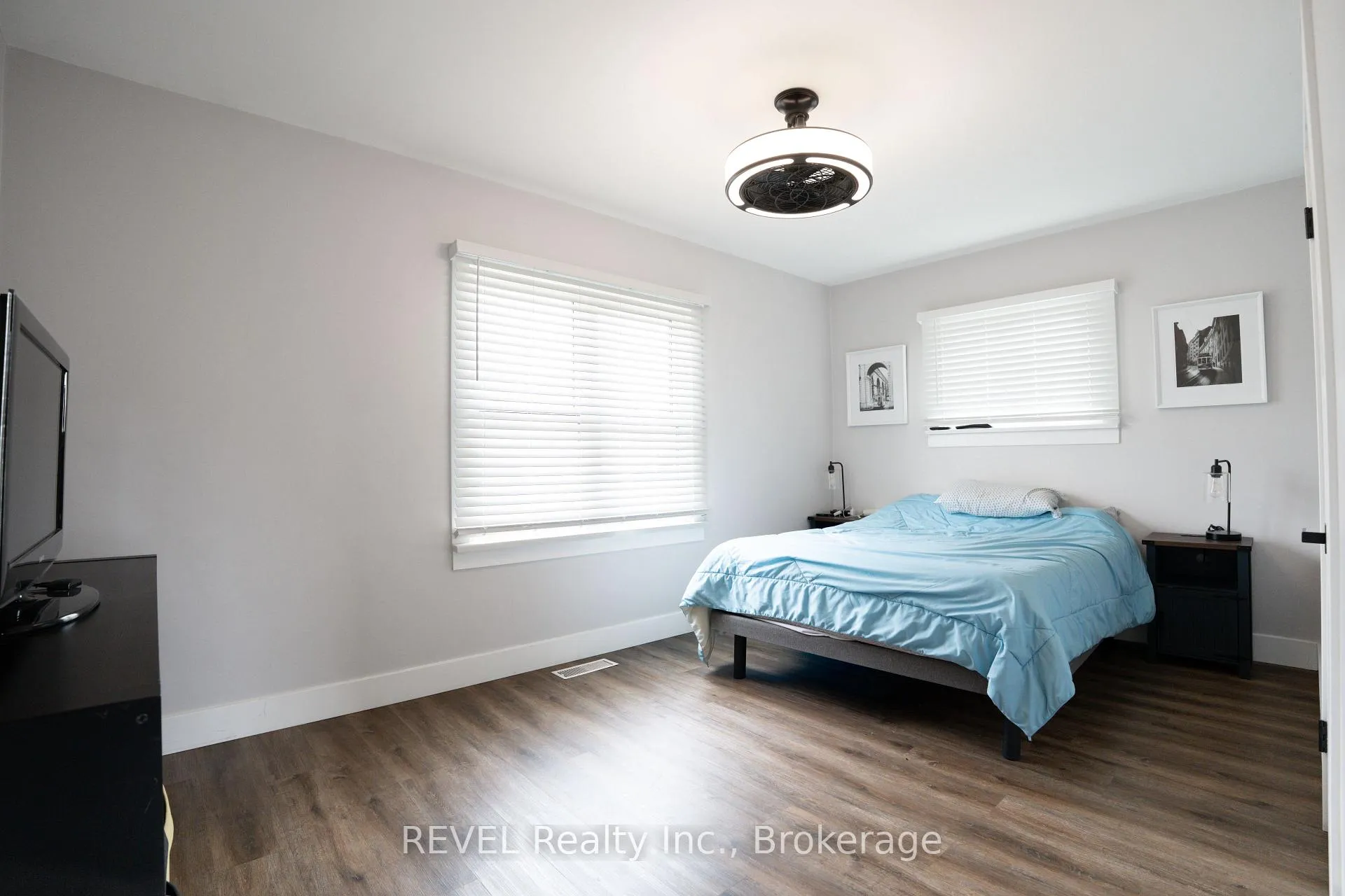 Photo 16 of 34 Bloomfield Avenue, St. Catharines, Secord Woods — HOMEH