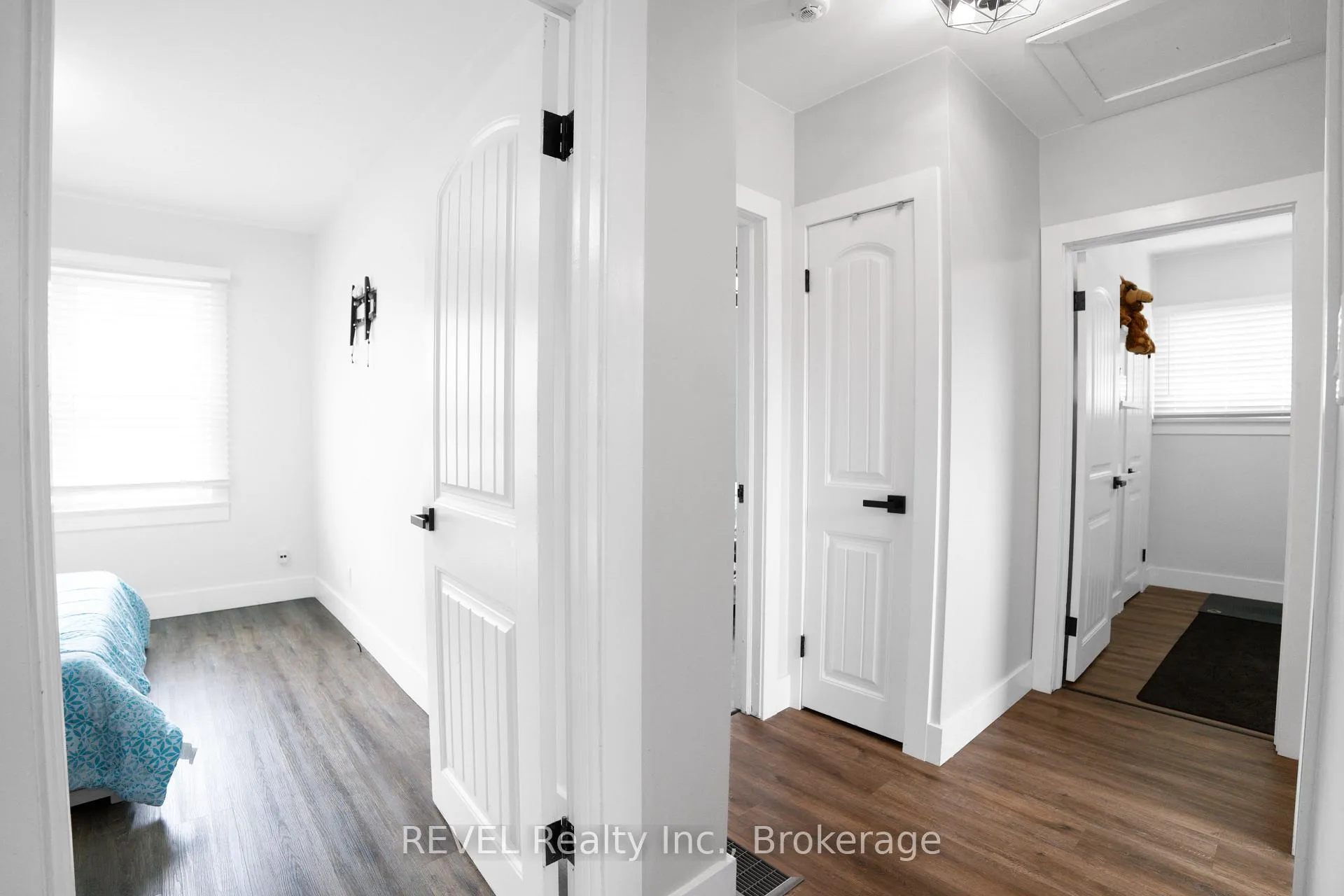 Photo 23 of 34 Bloomfield Avenue, St. Catharines, Secord Woods — HOMEH