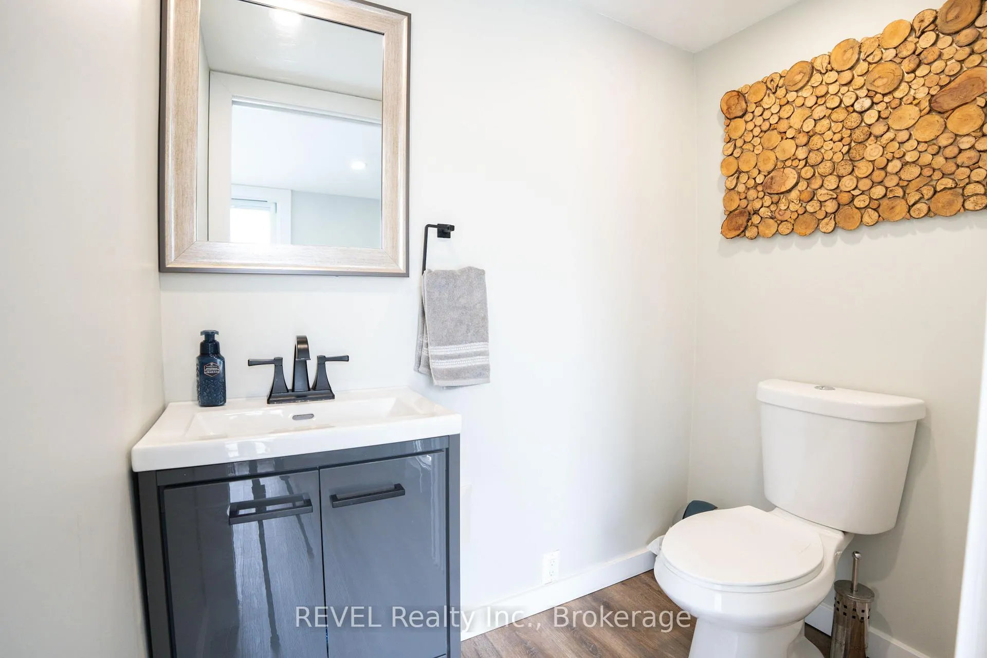 Photo 30 of 34 Bloomfield Avenue, St. Catharines, Secord Woods — HOMEH