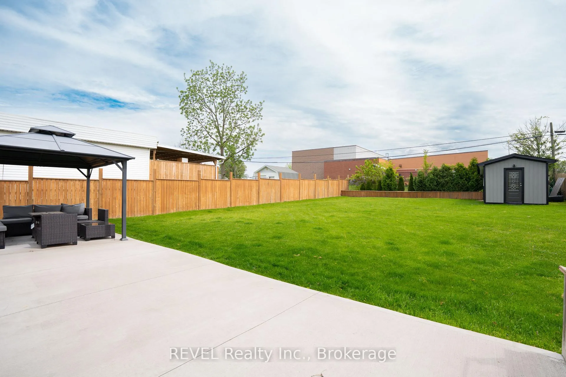 Photo 33 of 34 Bloomfield Avenue, St. Catharines, Secord Woods — HOMEH