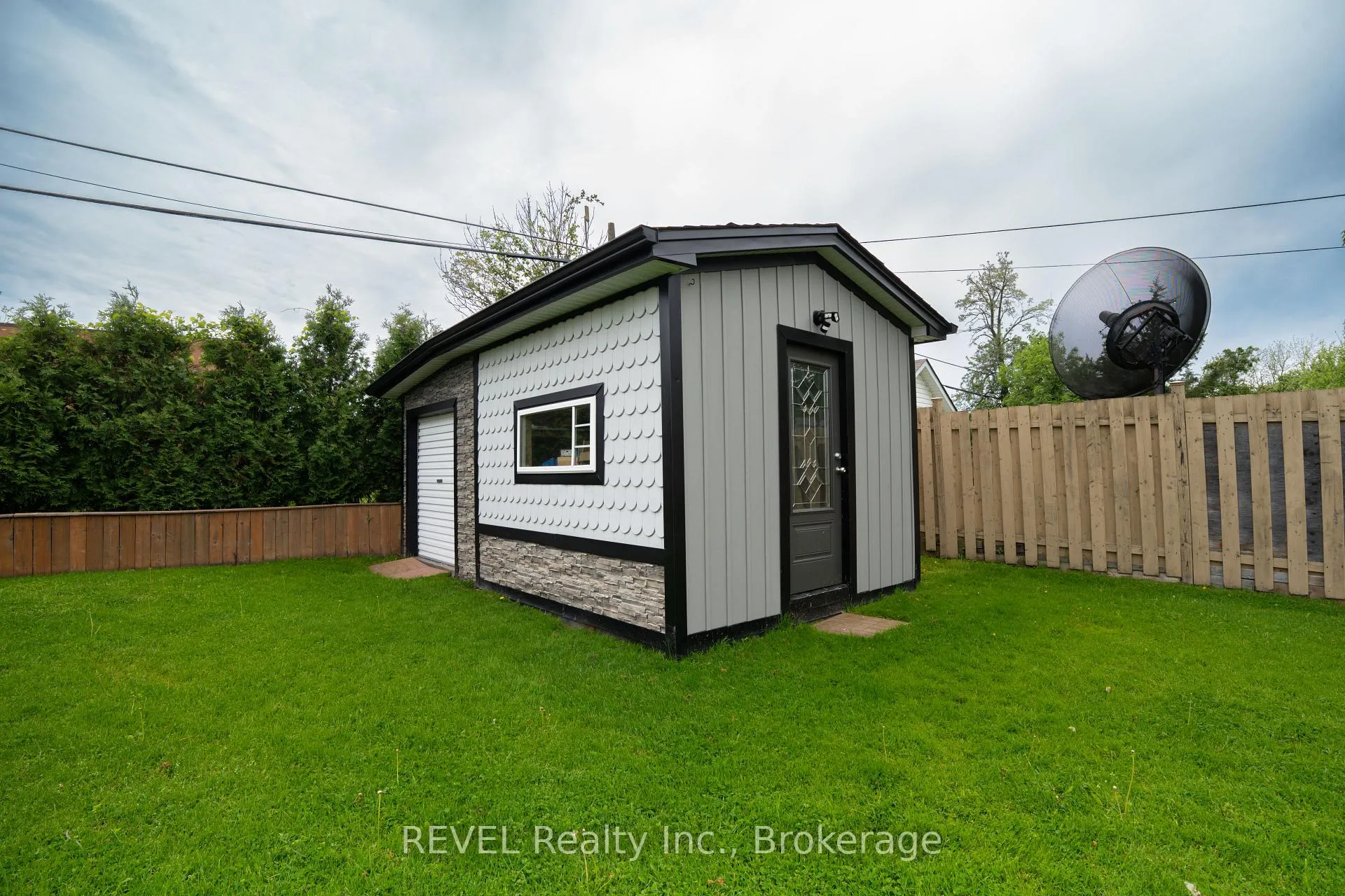 Photo 38 of 34 Bloomfield Avenue, St. Catharines, Secord Woods — HOMEH