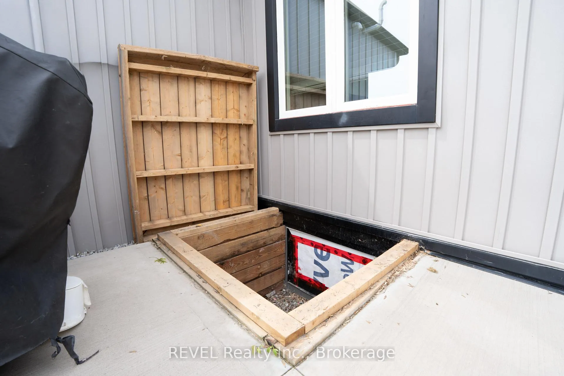 Photo 39 of 34 Bloomfield Avenue, St. Catharines, Secord Woods — HOMEH