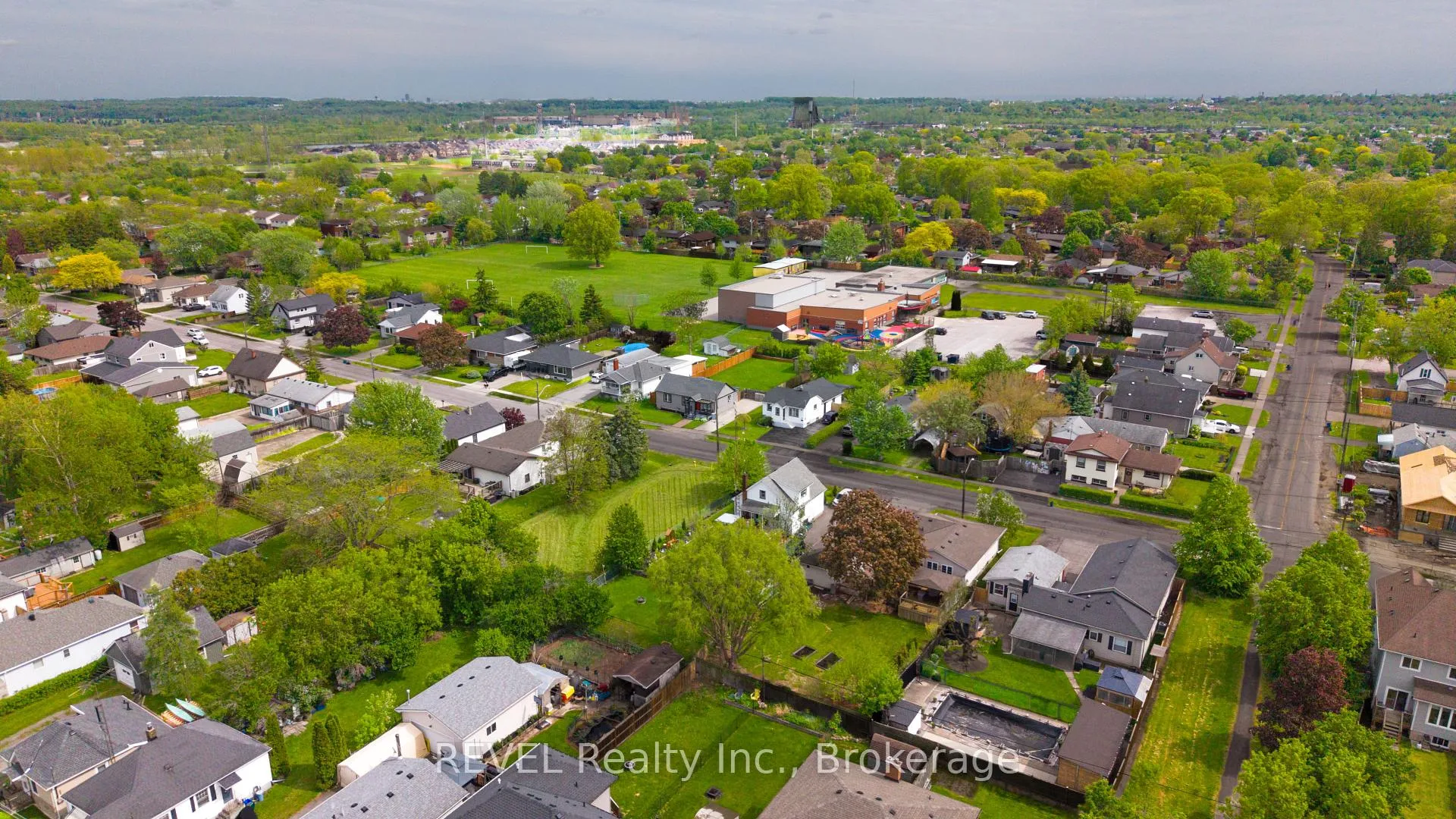 Photo 44 of 34 Bloomfield Avenue, St. Catharines, Secord Woods — HOMEH