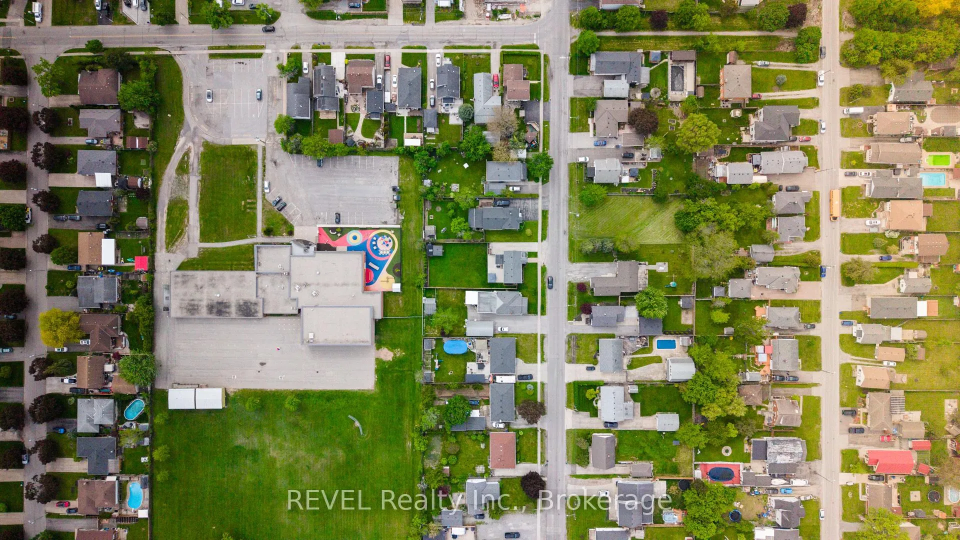 Photo 46 of 34 Bloomfield Avenue, St. Catharines, Secord Woods — HOMEH