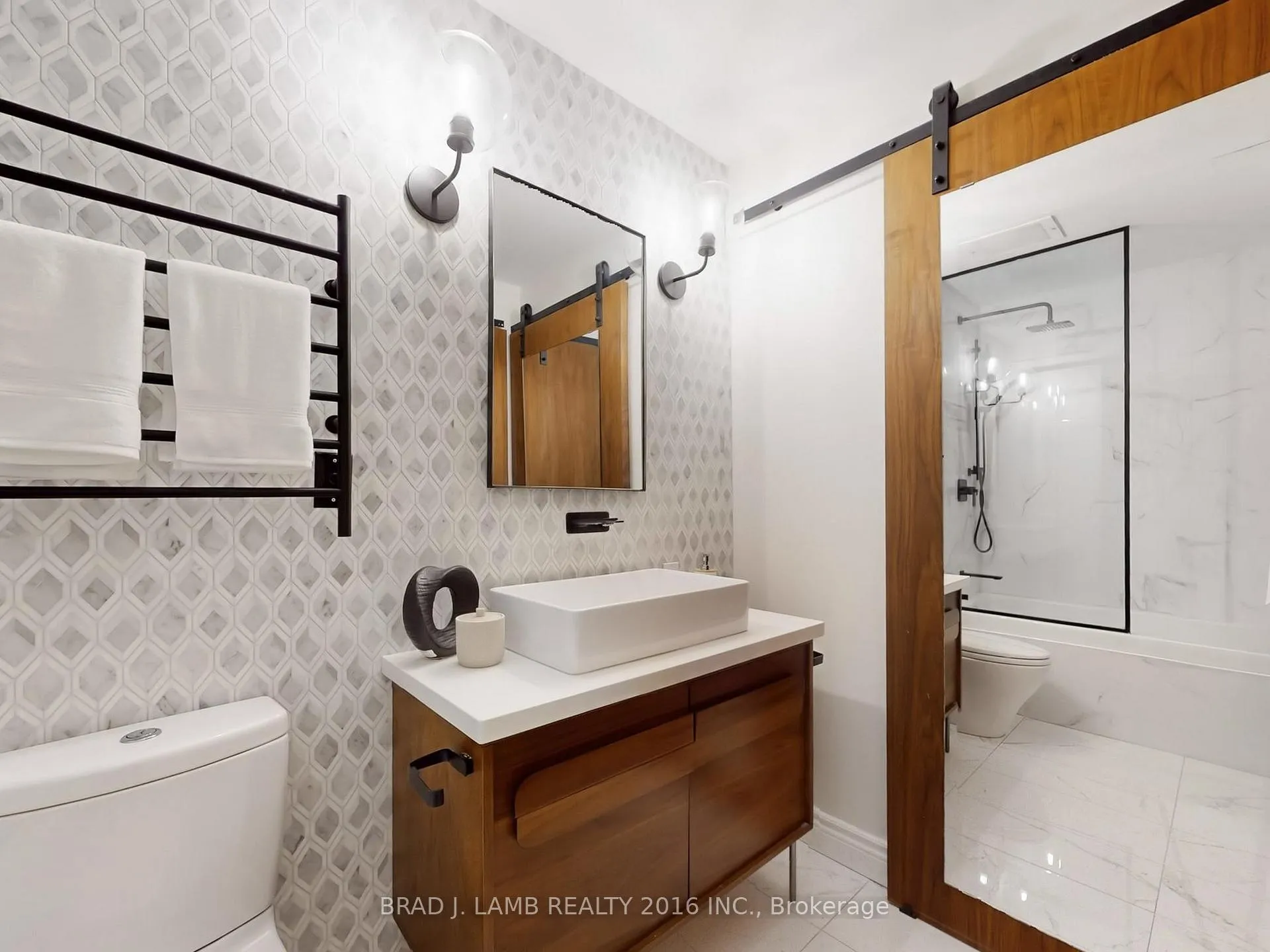 Photo 11 of Unit 305, 29 Camden Street, Toronto, Waterfront Communities — HOMEH