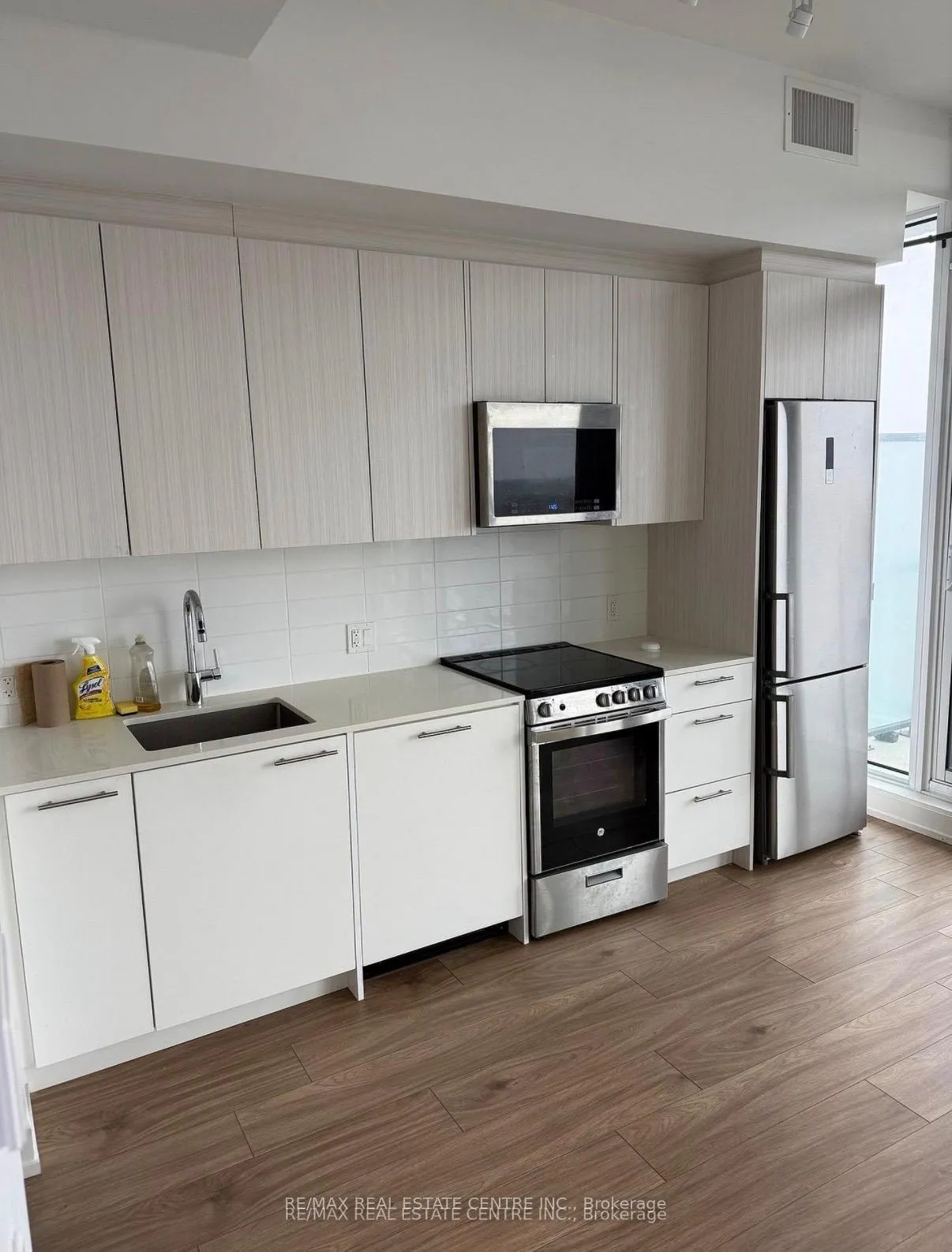 Photo 5 of Unit 809, 225 Veteran Drive, Brampton, Northwest Brampton — HOMEH
