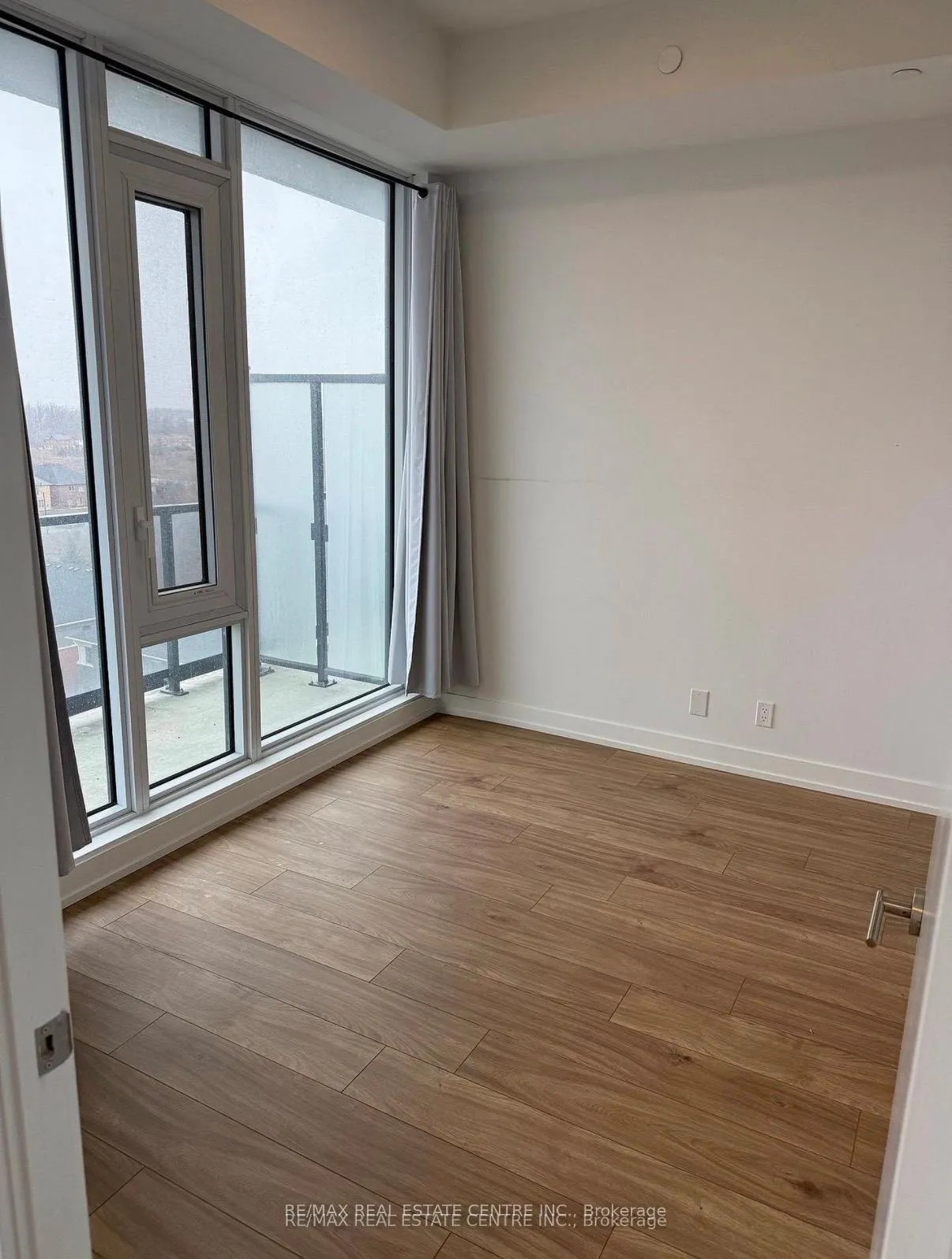 Photo 8 of Unit 809, 225 Veteran Drive, Brampton, Northwest Brampton — HOMEH