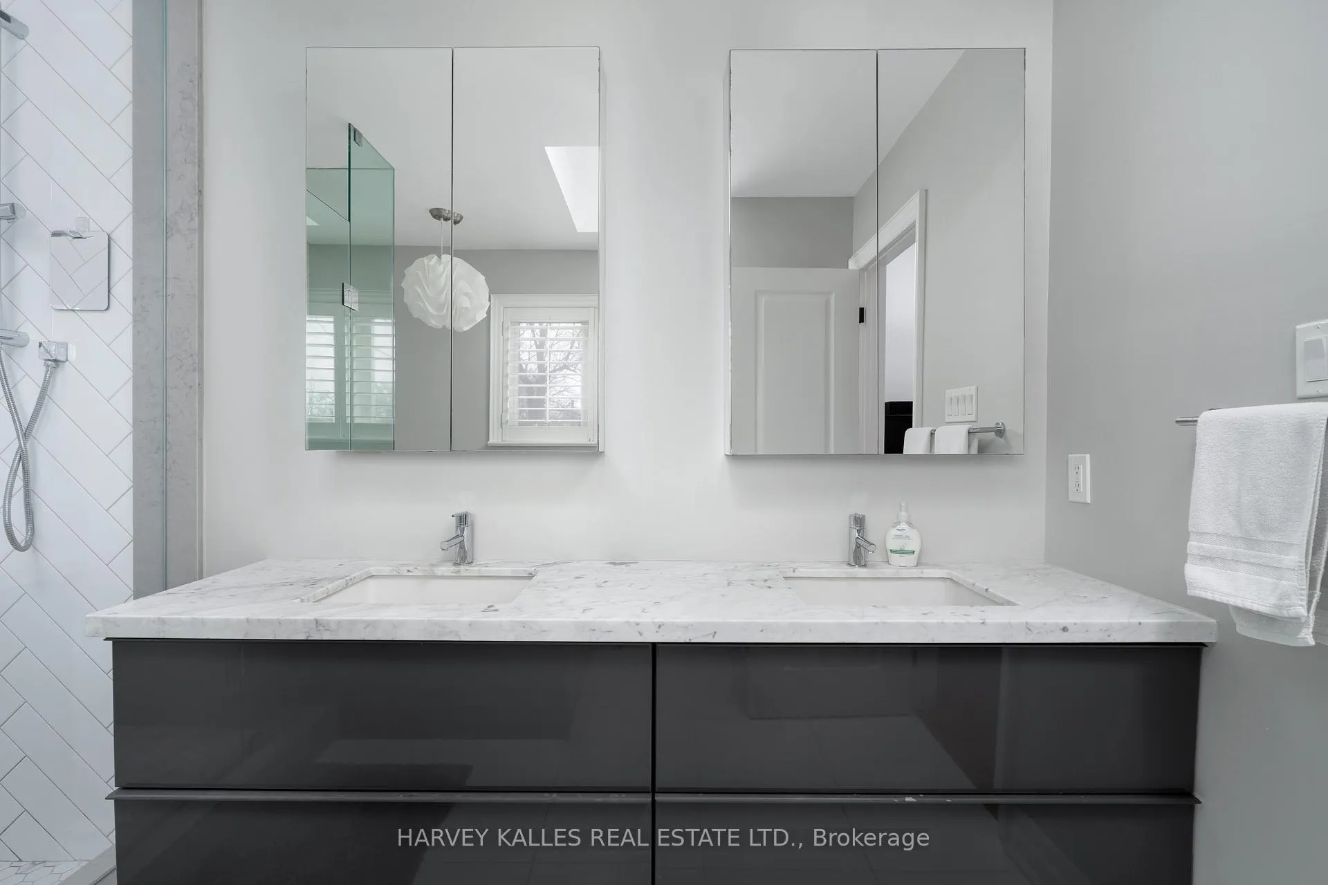 Photo 20 of 57 Burncrest Drive, Toronto, Bedford Park-Nortown — HOMEH