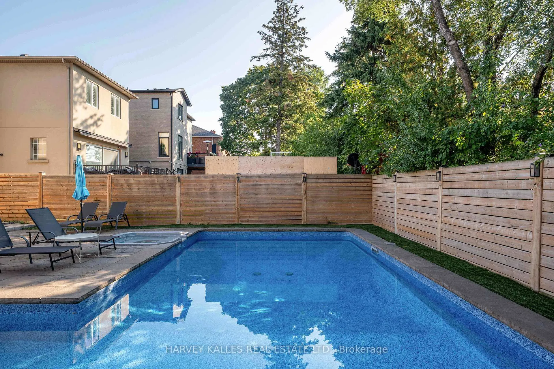 Photo 43 of 57 Burncrest Drive, Toronto, Bedford Park-Nortown — HOMEH