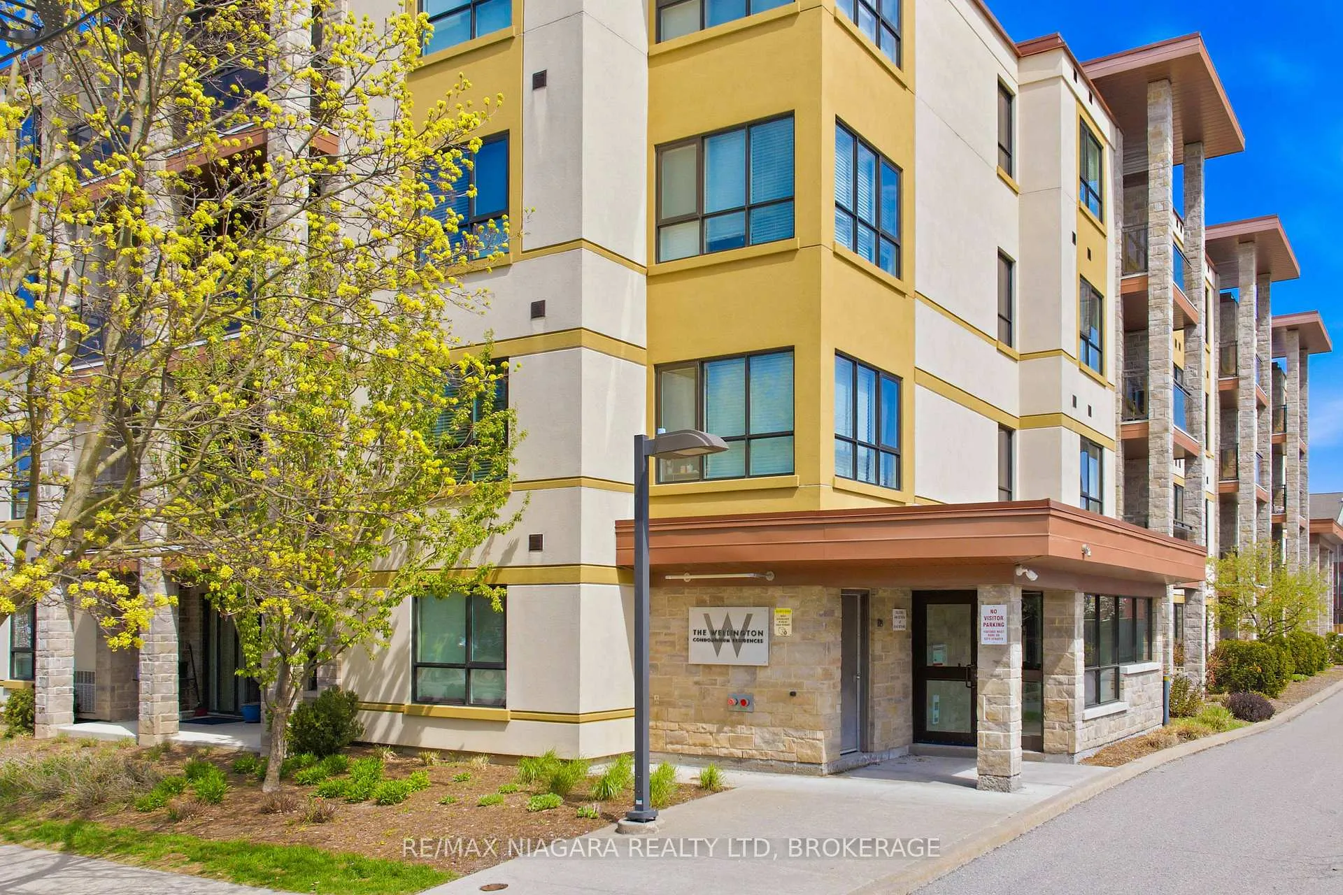Photo 1 of Unit 404, 26 Wellington Street, St. Catharines, Downtown — HOMEH