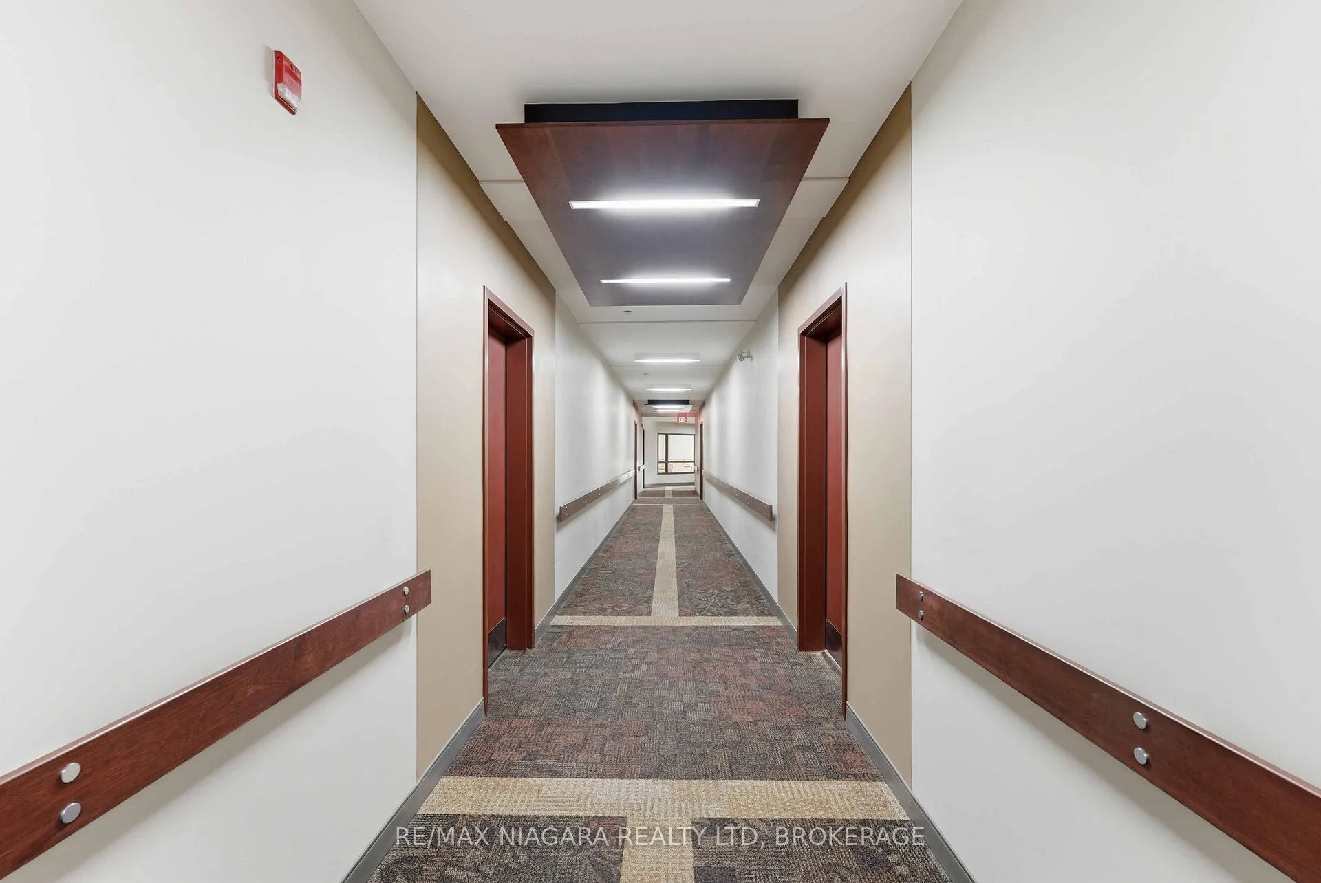 Photo 3 of Unit 404, 26 Wellington Street, St. Catharines, Downtown — HOMEH