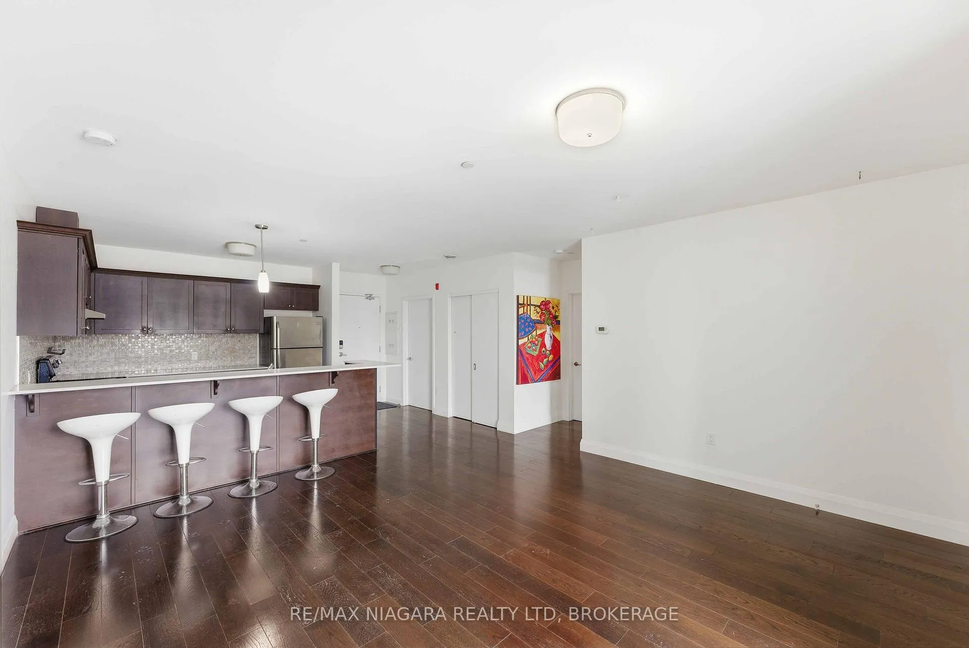 Photo 7 of Unit 404, 26 Wellington Street, St. Catharines, Downtown — HOMEH