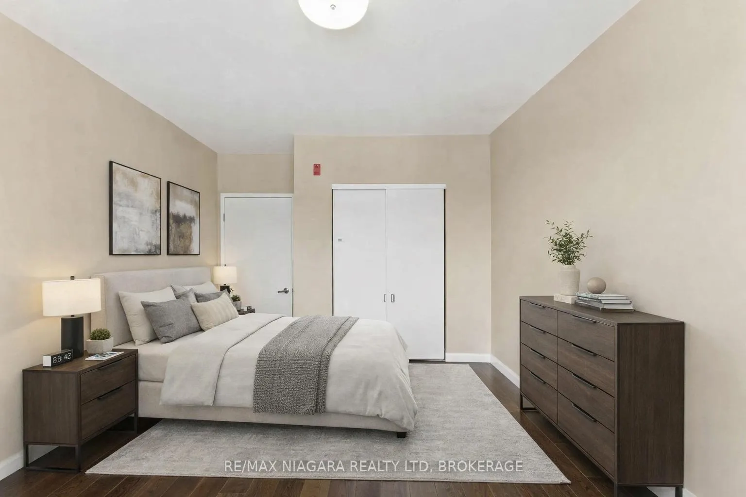 Photo 12 of Unit 404, 26 Wellington Street, St. Catharines, Downtown — HOMEH