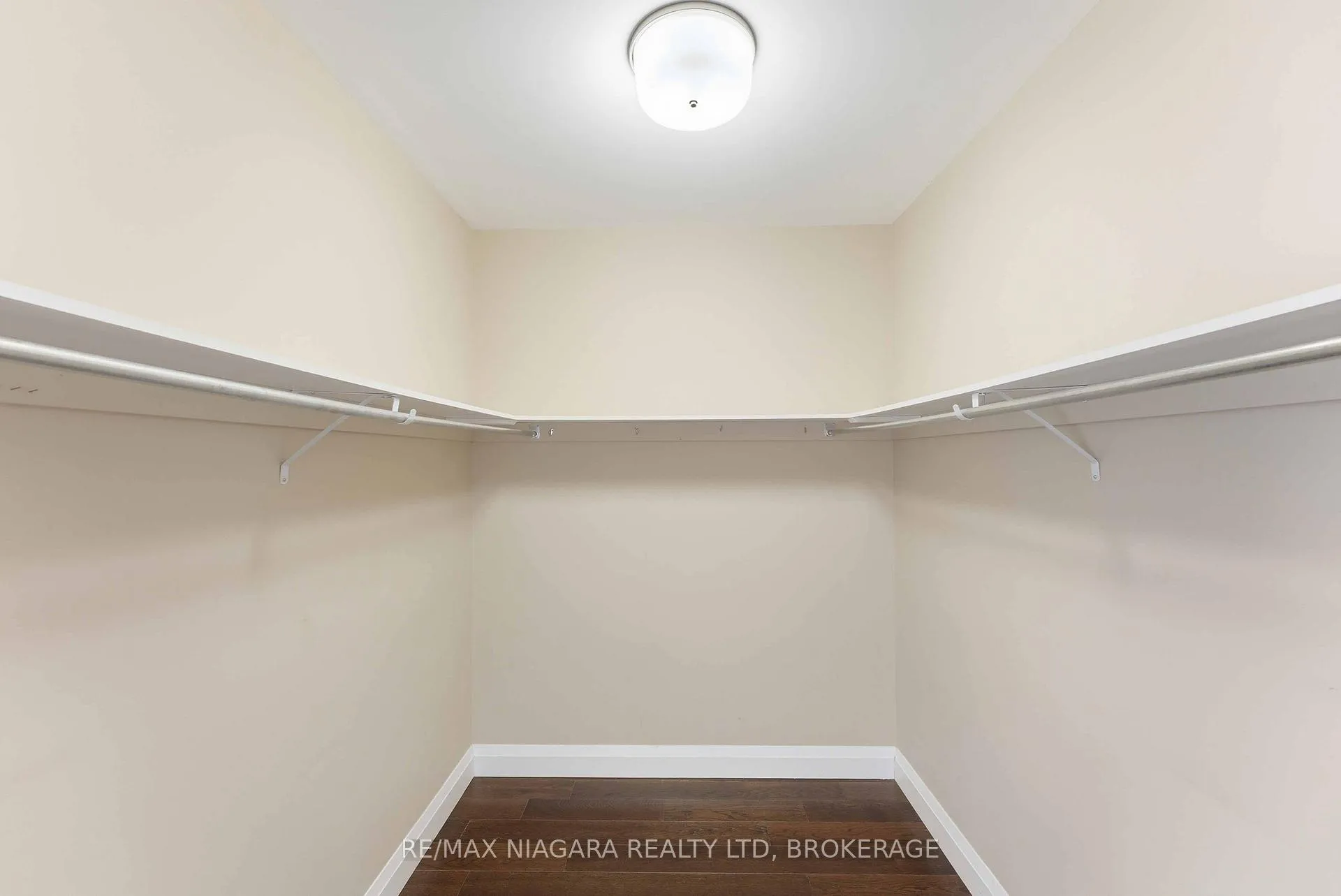 Photo 19 of Unit 404, 26 Wellington Street, St. Catharines, Downtown — HOMEH