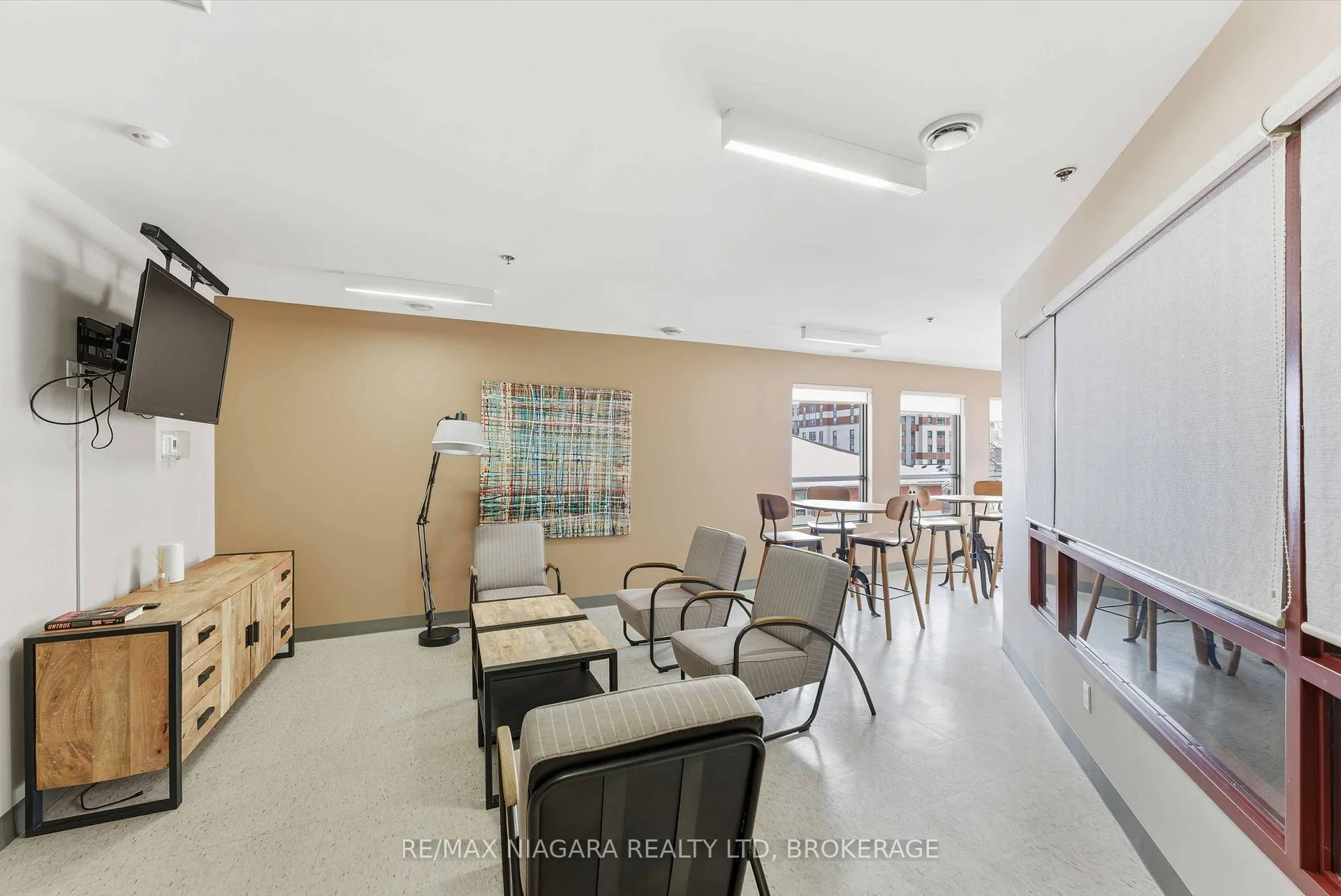 Photo 24 of Unit 404, 26 Wellington Street, St. Catharines, Downtown — HOMEH
